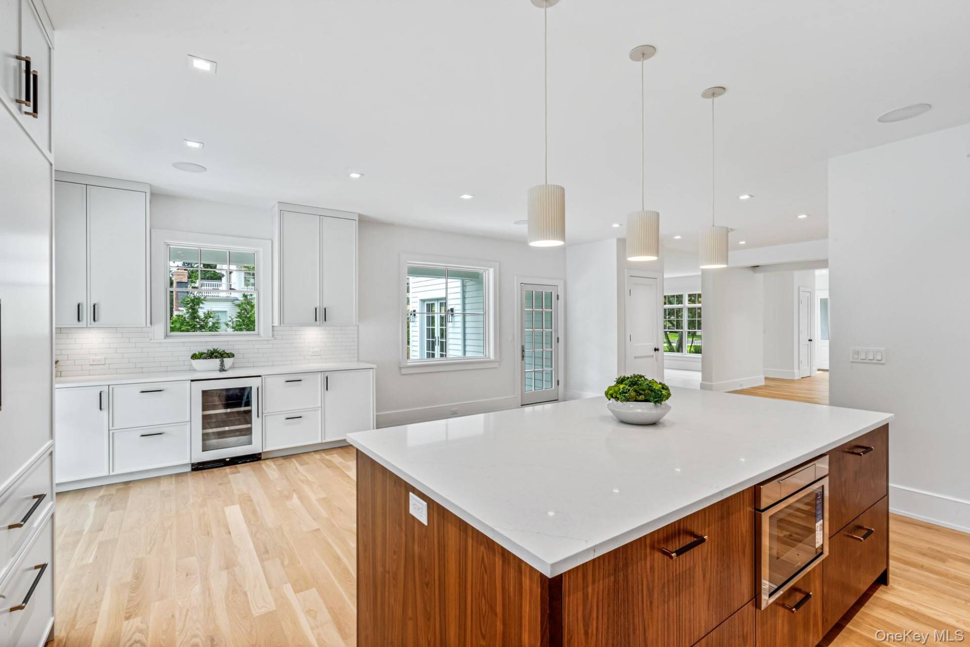 #13 photo, 36 Jagger Lane, サフォーク郡 Westhampton , NY 11977