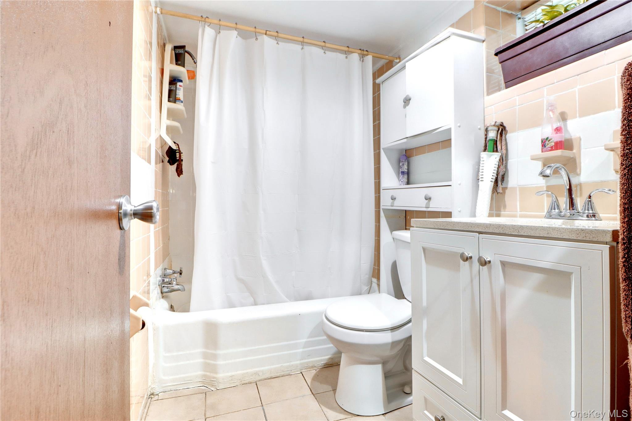 #18 photo, 6510 80th Avenue, クイーンズ区 Glendale , NY 11385