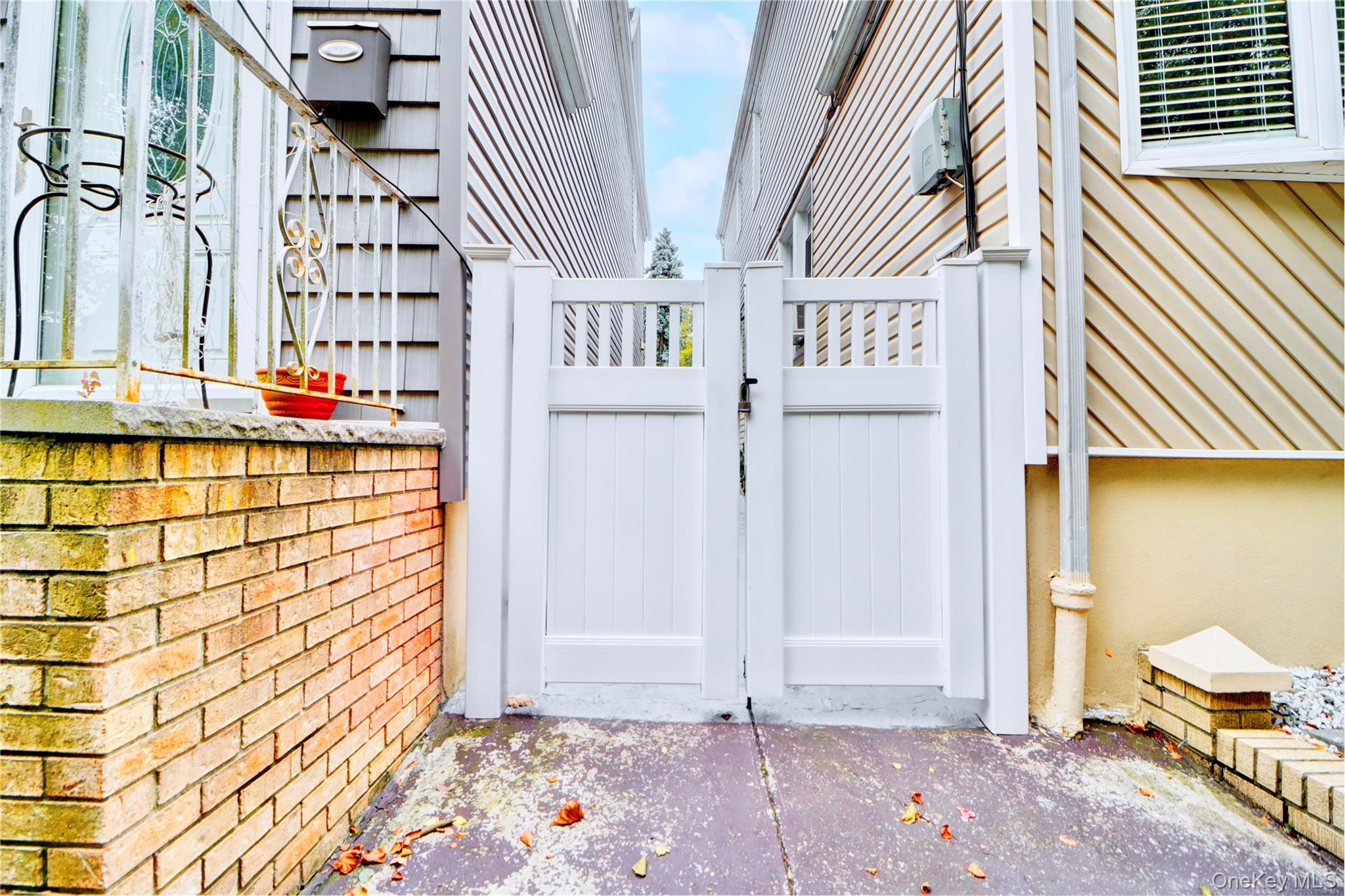 #6 photo, 6510 80th Avenue, クイーンズ区 Glendale , NY 11385