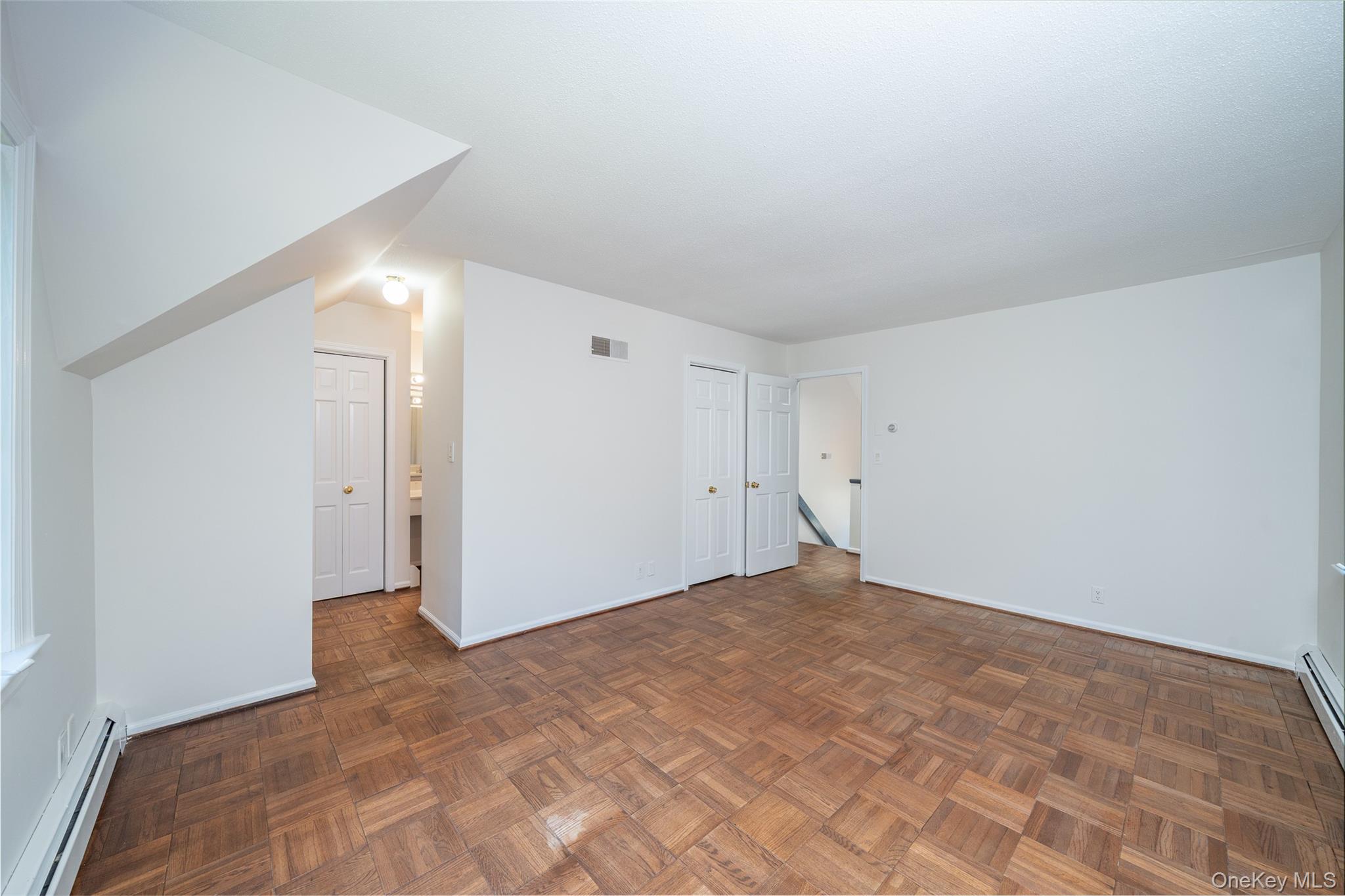 #11 photo, 10 Grove Mews, Chappaqua , NY 10514