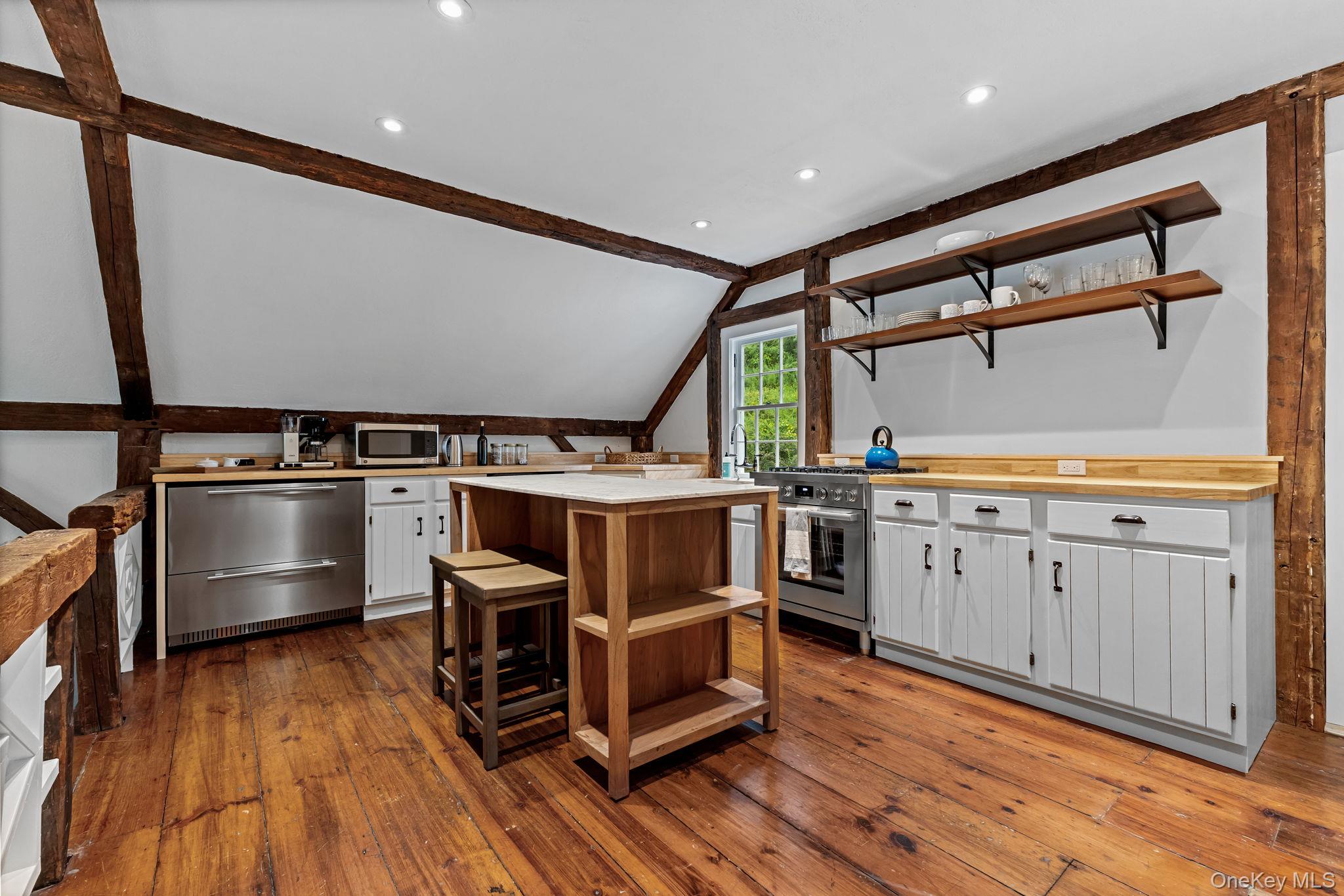 #17 photo, 20 Old Post Road, Bedford Corners , NY 10549