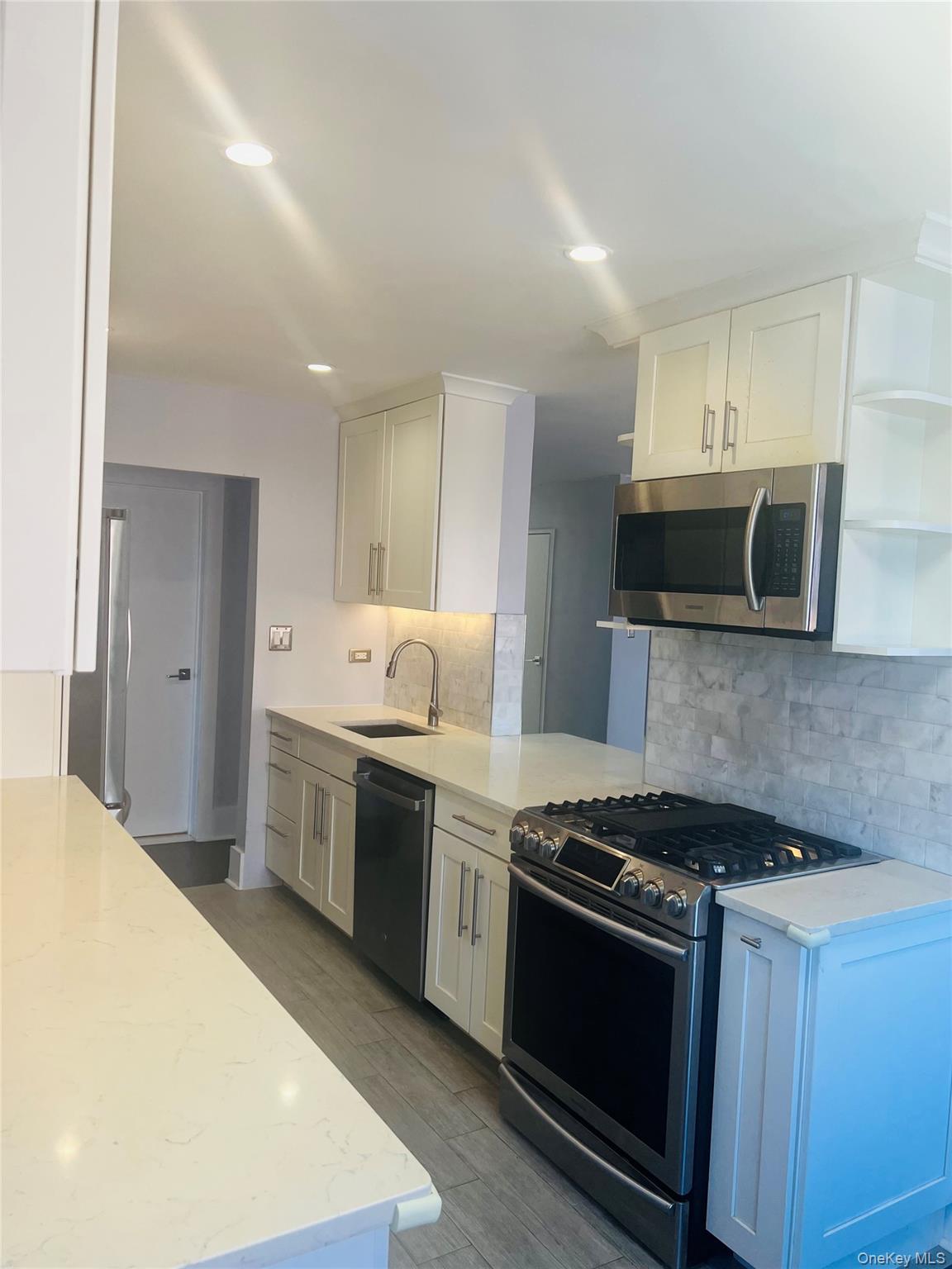 #10 photo, 57-10 Junction Boulevard, クイーンズ区 Elmhurst , NY 11373