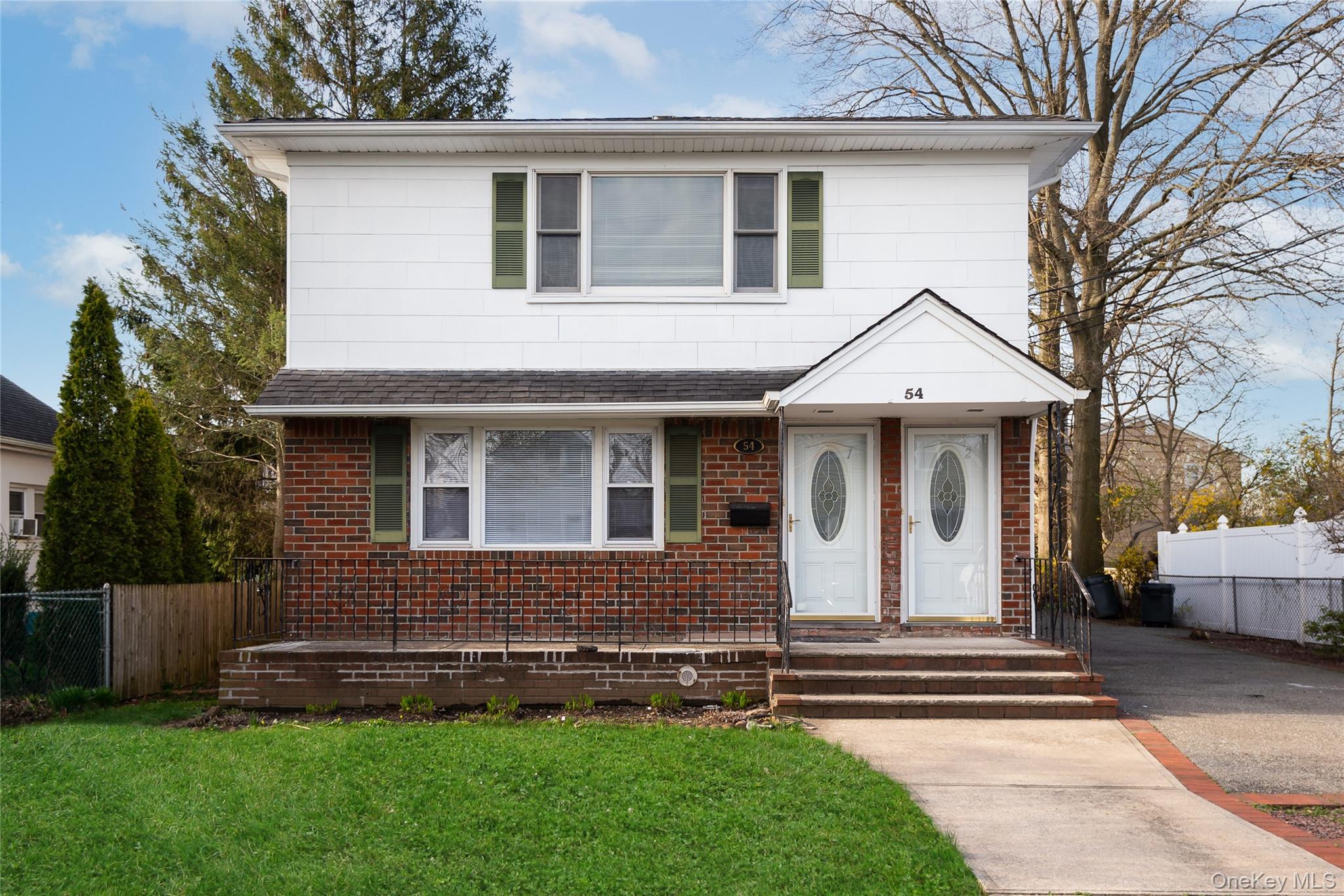 #1 photo, 54 5th Avenue, वेस्टबरी Westbury , NY 11590