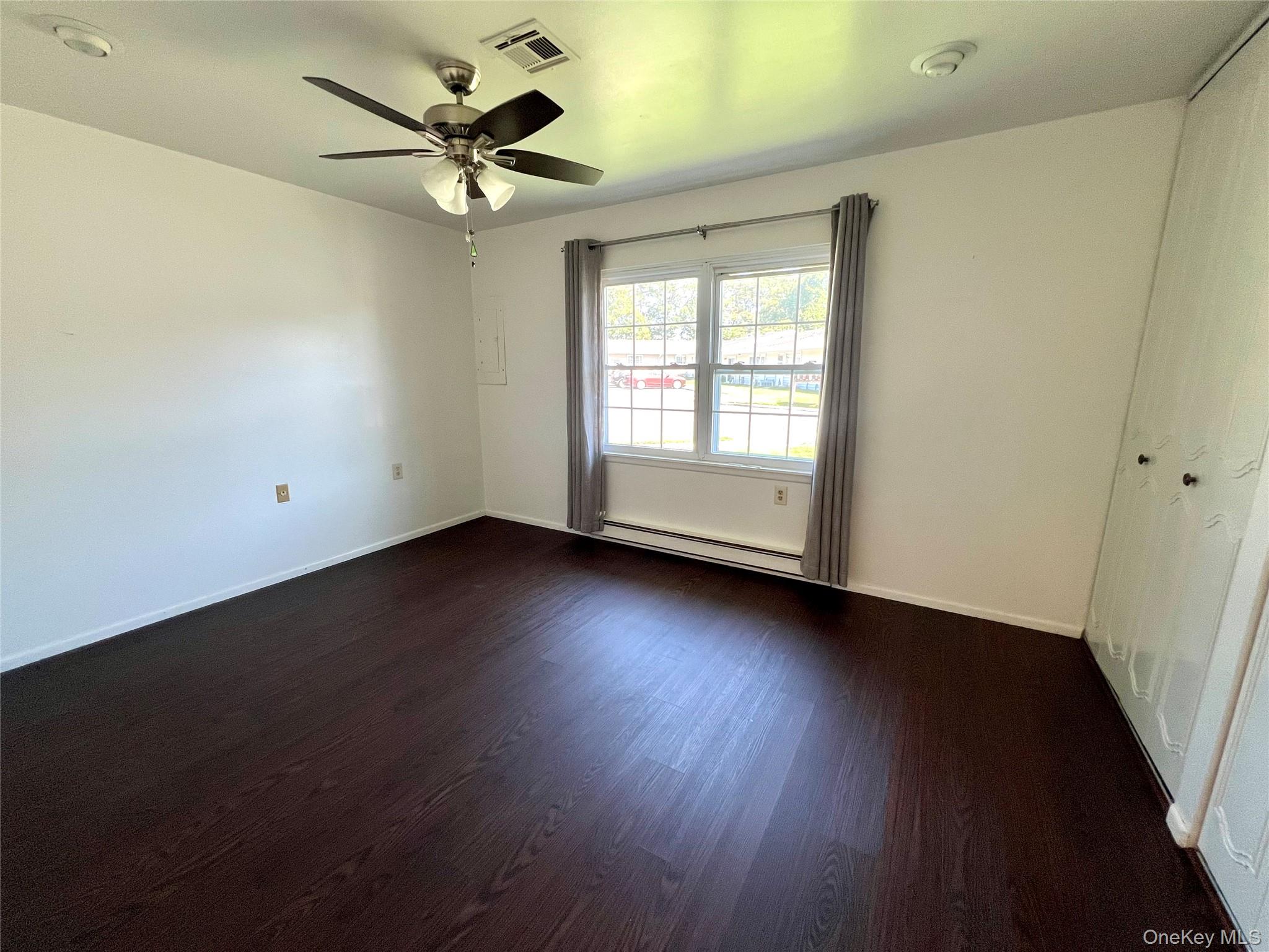 #13 photo, 171B Ventry Court, サフォーク郡 Ridge , NY 11961