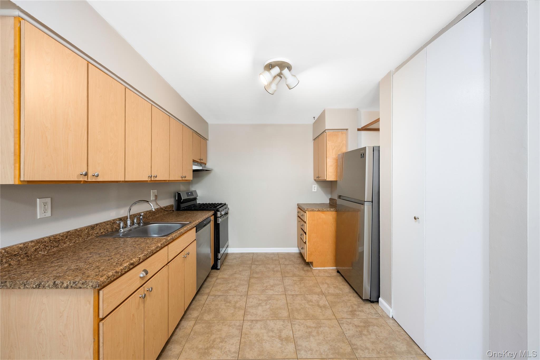 #2 photo, 2 Colonial Road, Beacon , NY 12508