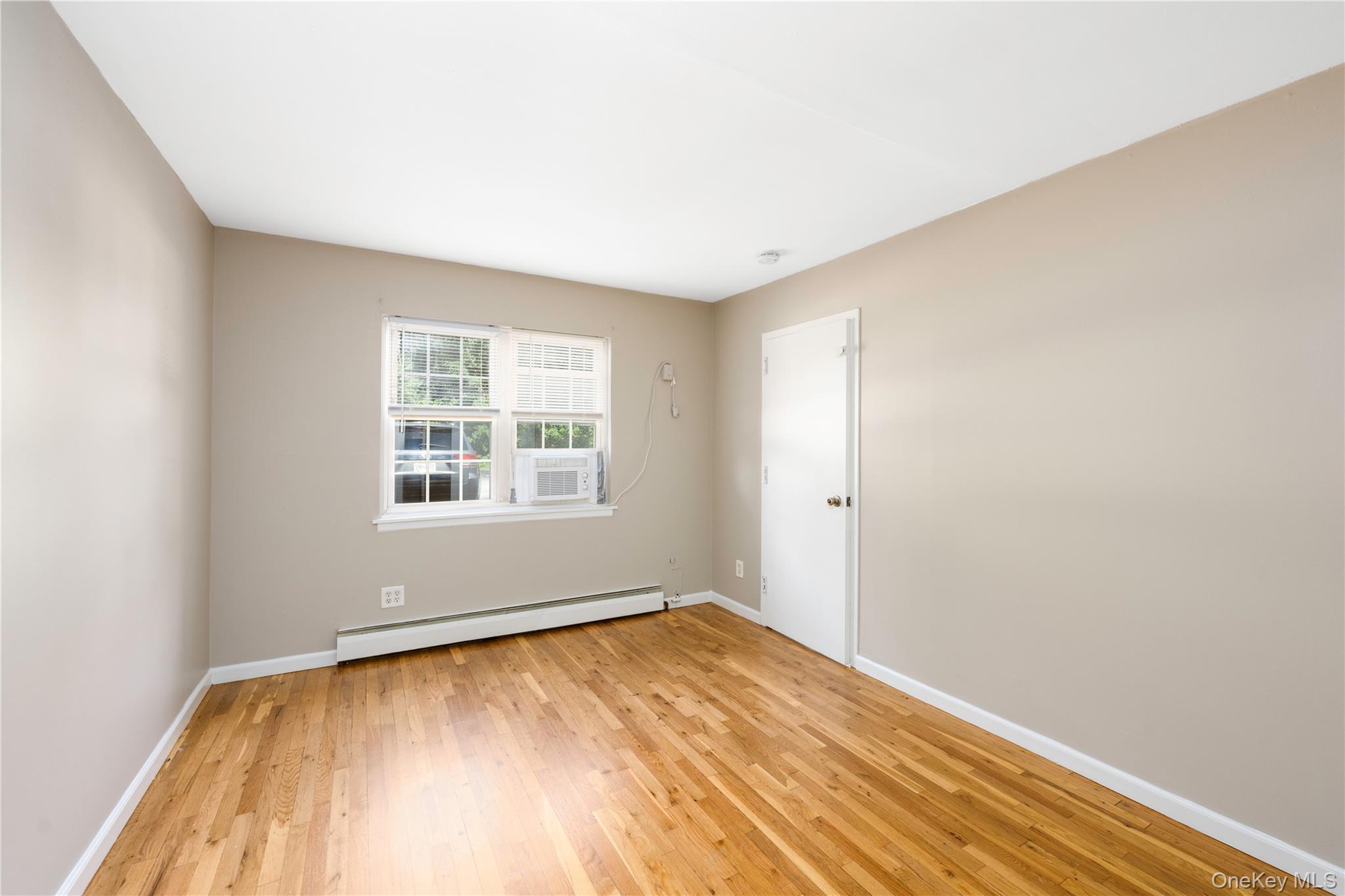 #8 photo, 2 Colonial Road, Beacon , NY 12508