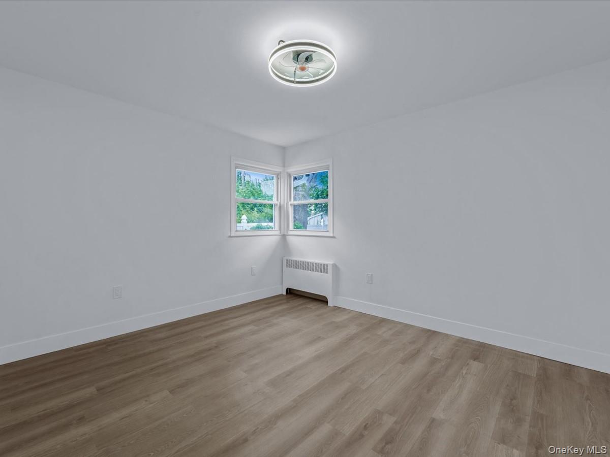 #12 photo, 233 Lee Avenue, ナッソー郡 Hicksville , NY 11801