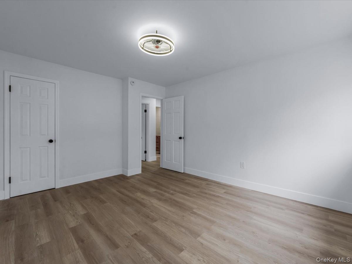 #15 photo, 233 Lee Avenue, ナッソー郡 Hicksville , NY 11801