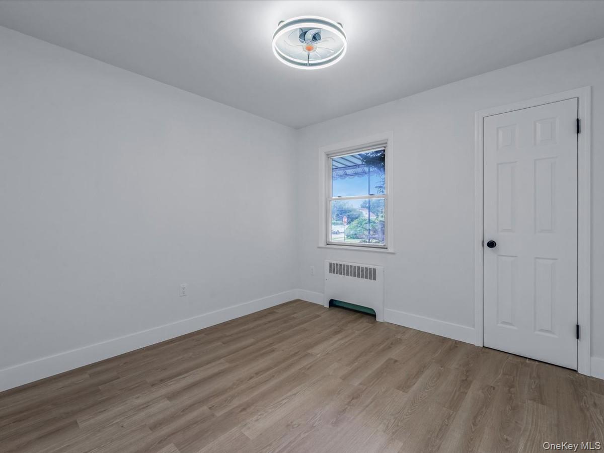 #16 photo, 233 Lee Avenue, ナッソー郡 Hicksville , NY 11801