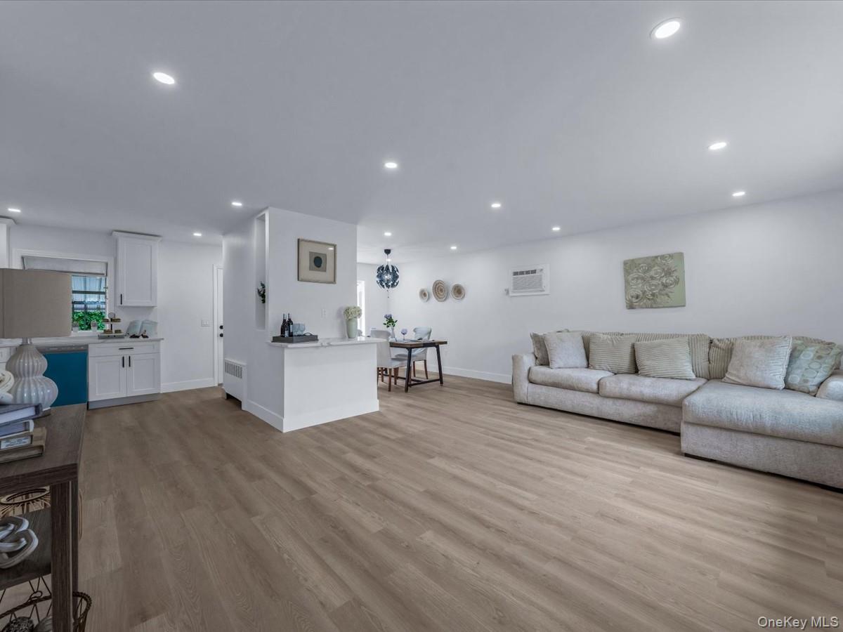 #4 photo, 233 Lee Avenue, ナッソー郡 Hicksville , NY 11801