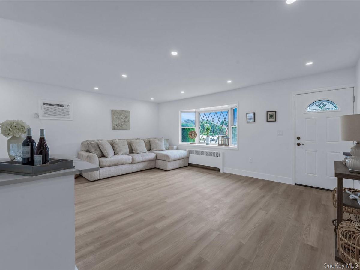 #5 photo, 233 Lee Avenue, ナッソー郡 Hicksville , NY 11801