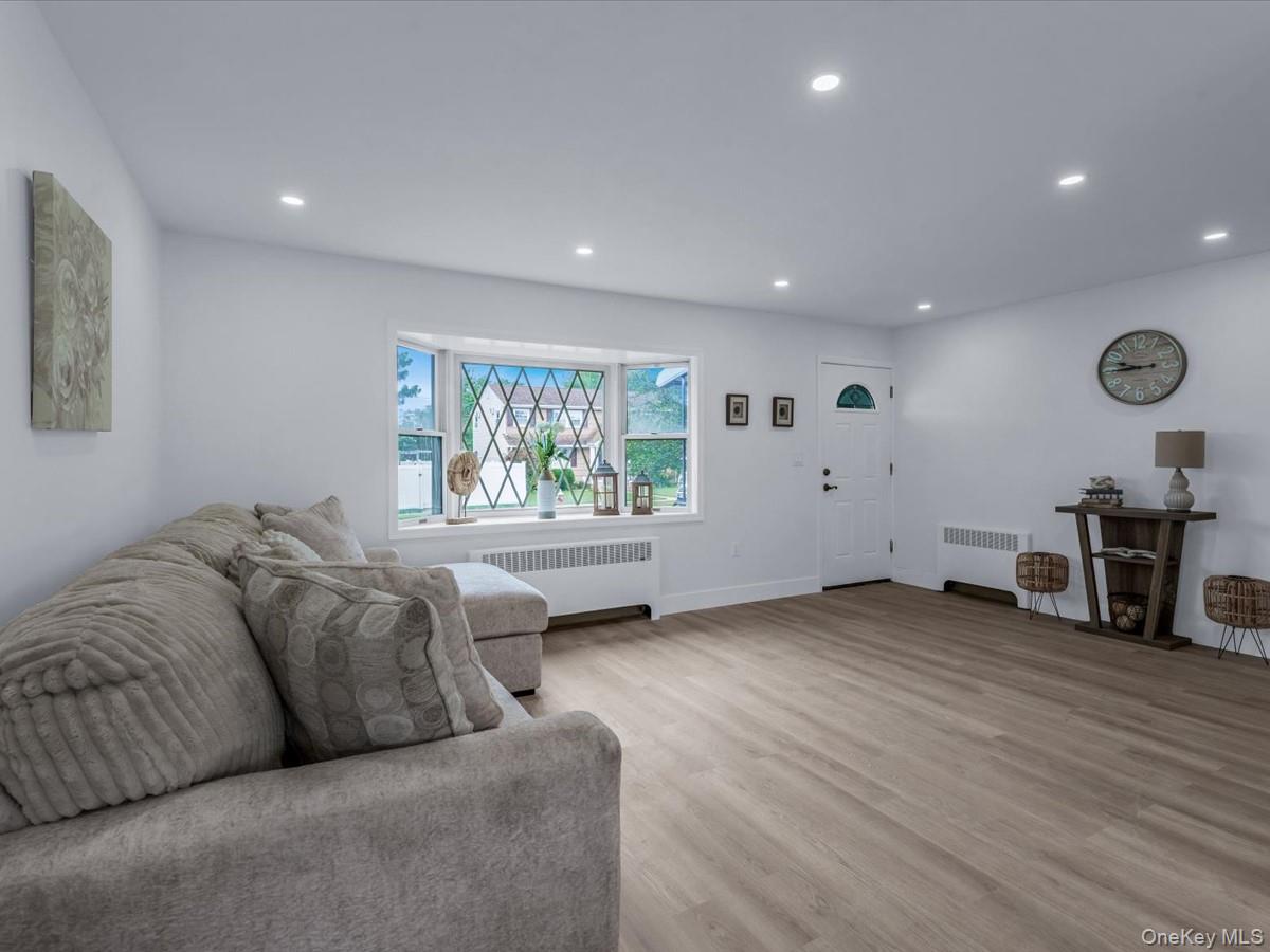 #7 photo, 233 Lee Avenue, ナッソー郡 Hicksville , NY 11801