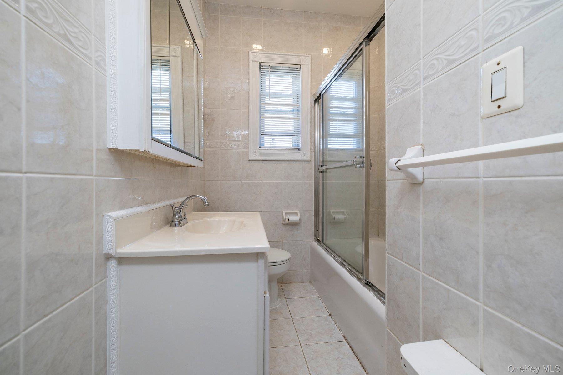 #18 photo, 888 Cambridge Road, ナッソー郡 Woodmere , NY 11598