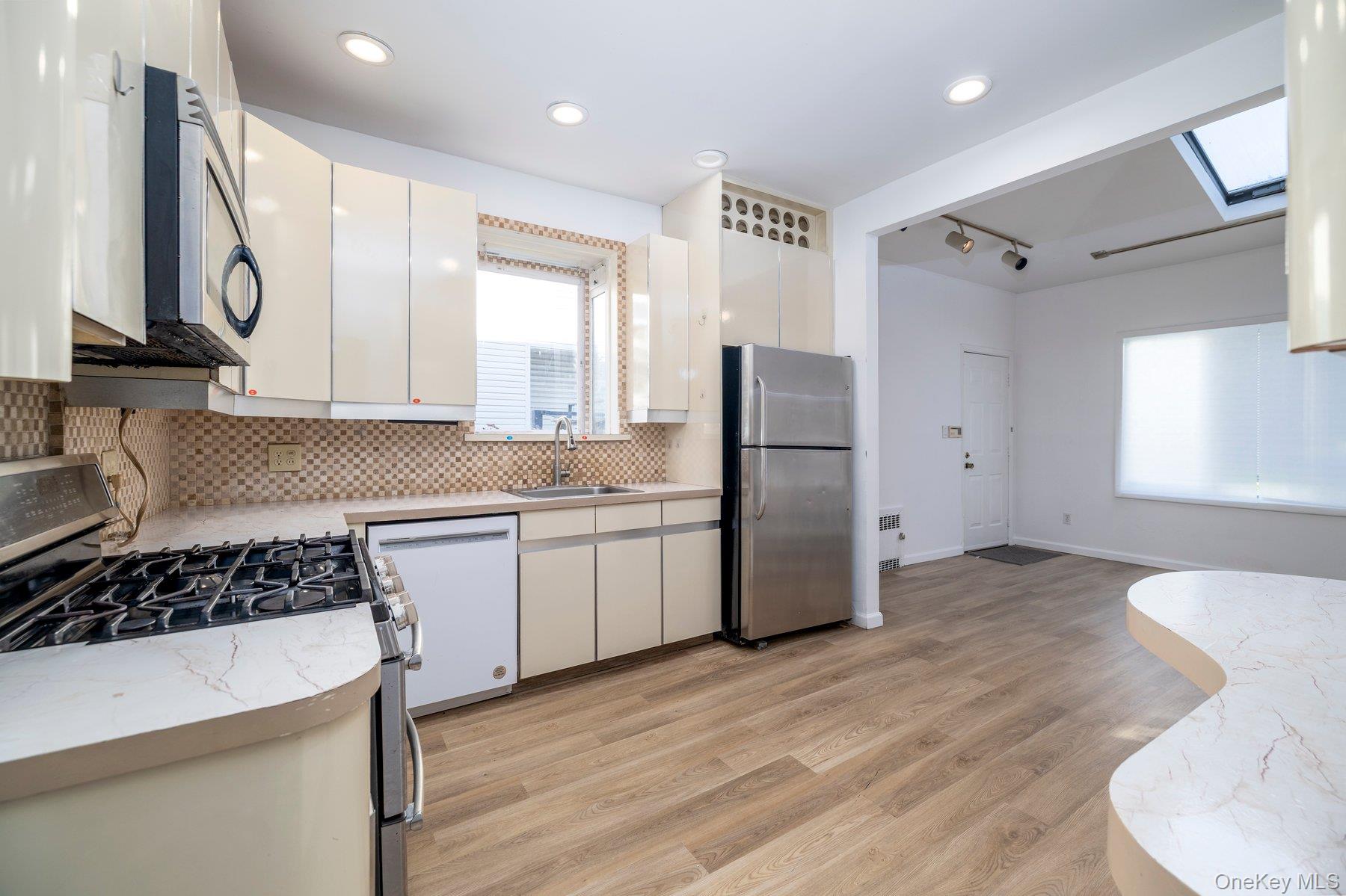 #4 photo, 888 Cambridge Road, ナッソー郡 Woodmere , NY 11598