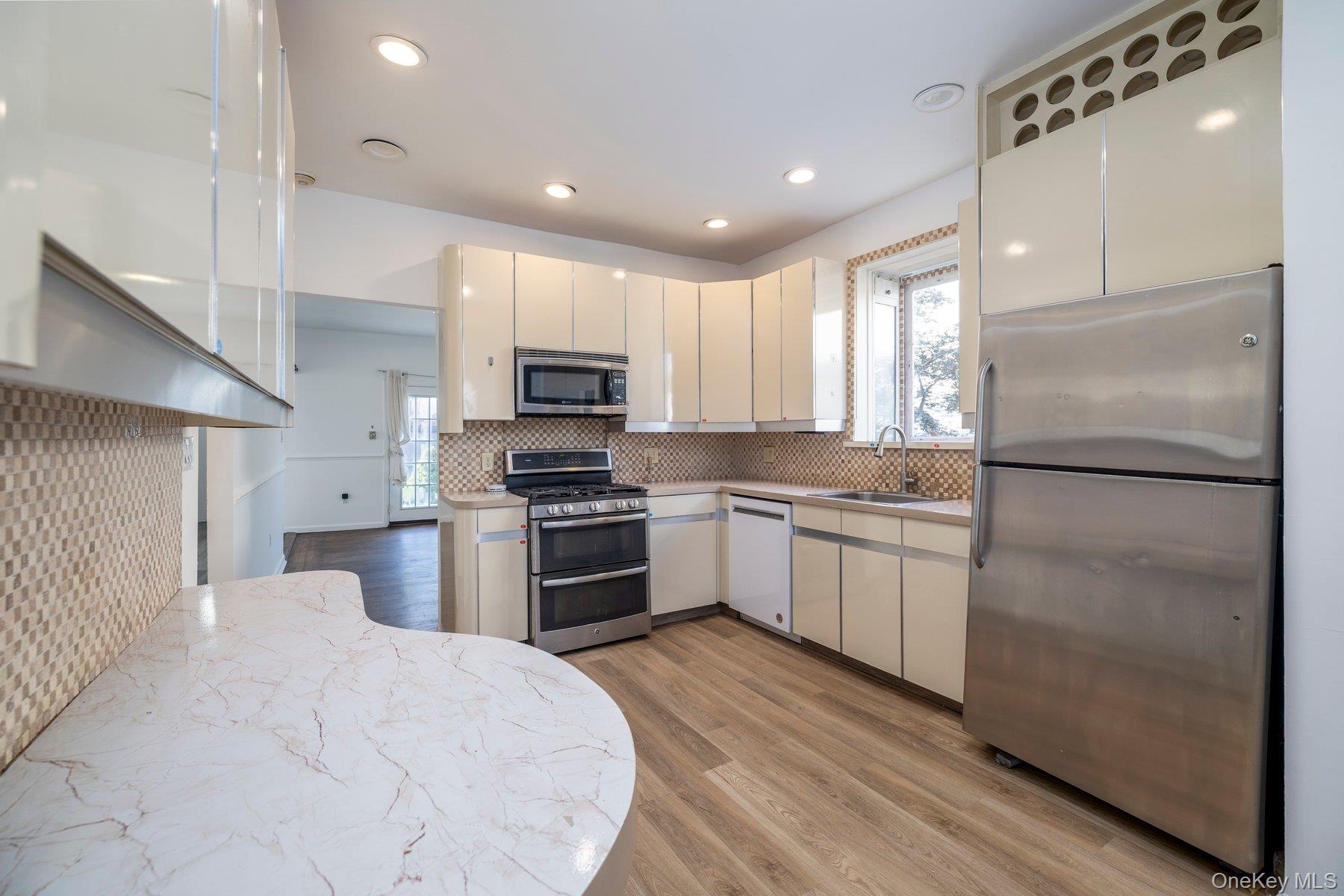 #5 photo, 888 Cambridge Road, ナッソー郡 Woodmere , NY 11598