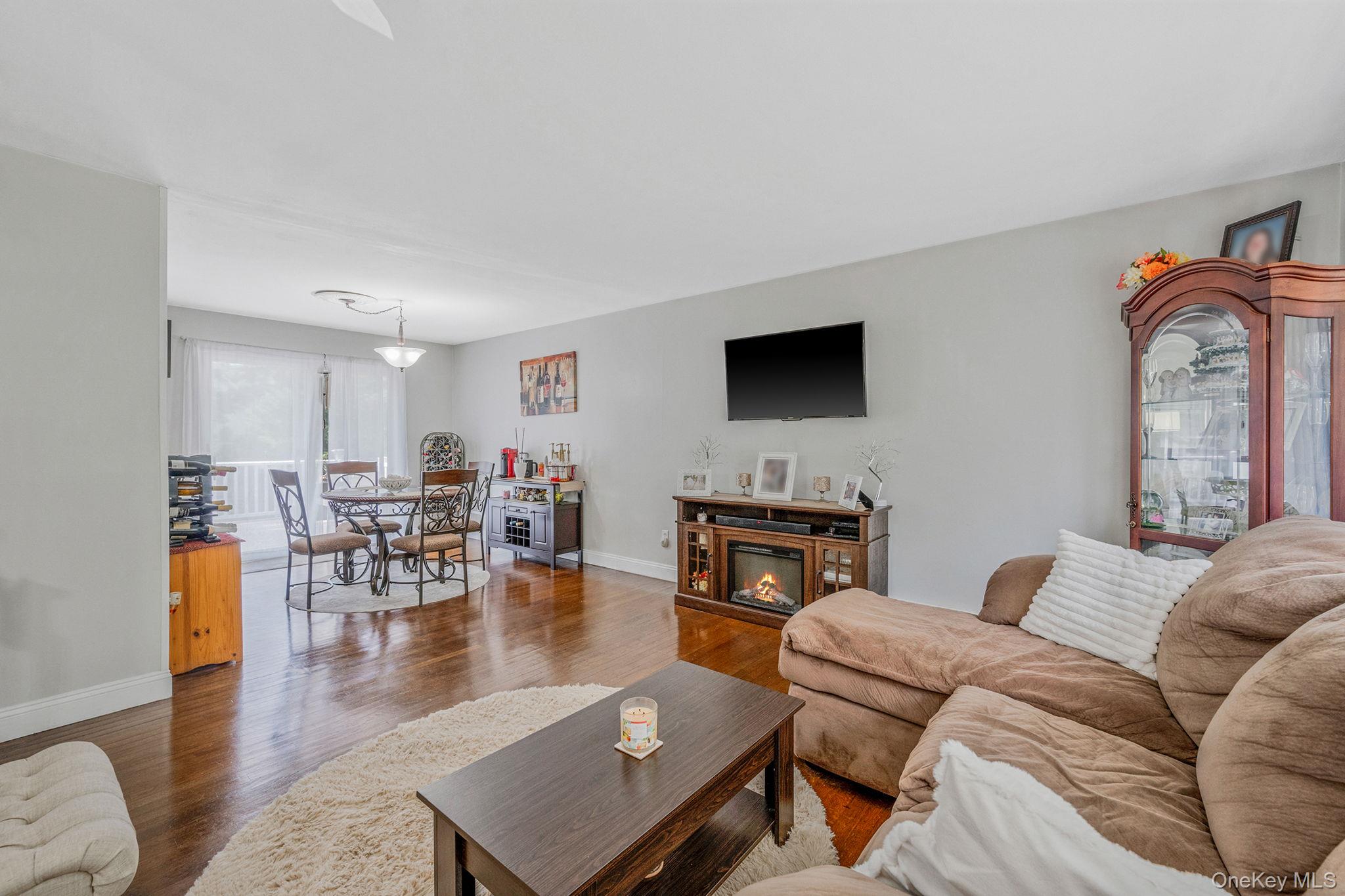 #16 photo, 3 Wainscott Drive, サフォーク郡 Sound Beach , NY 11789