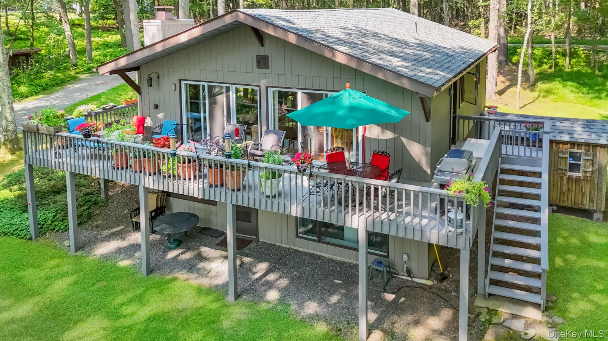 #1 photo, 10 Fairway Drive, 纽约州 Highland Lake , NY 12743