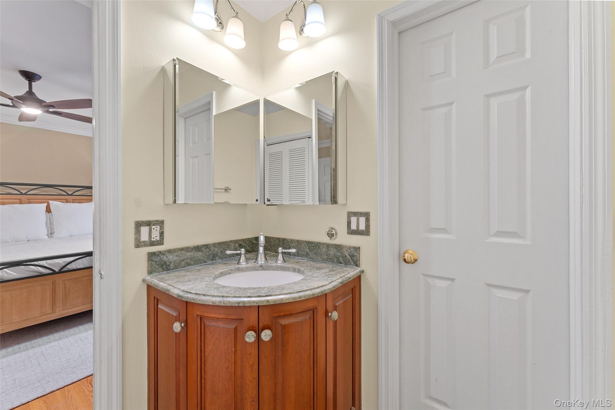 #15 photo, 114 Oxford Road, New Rochelle , NY 10804