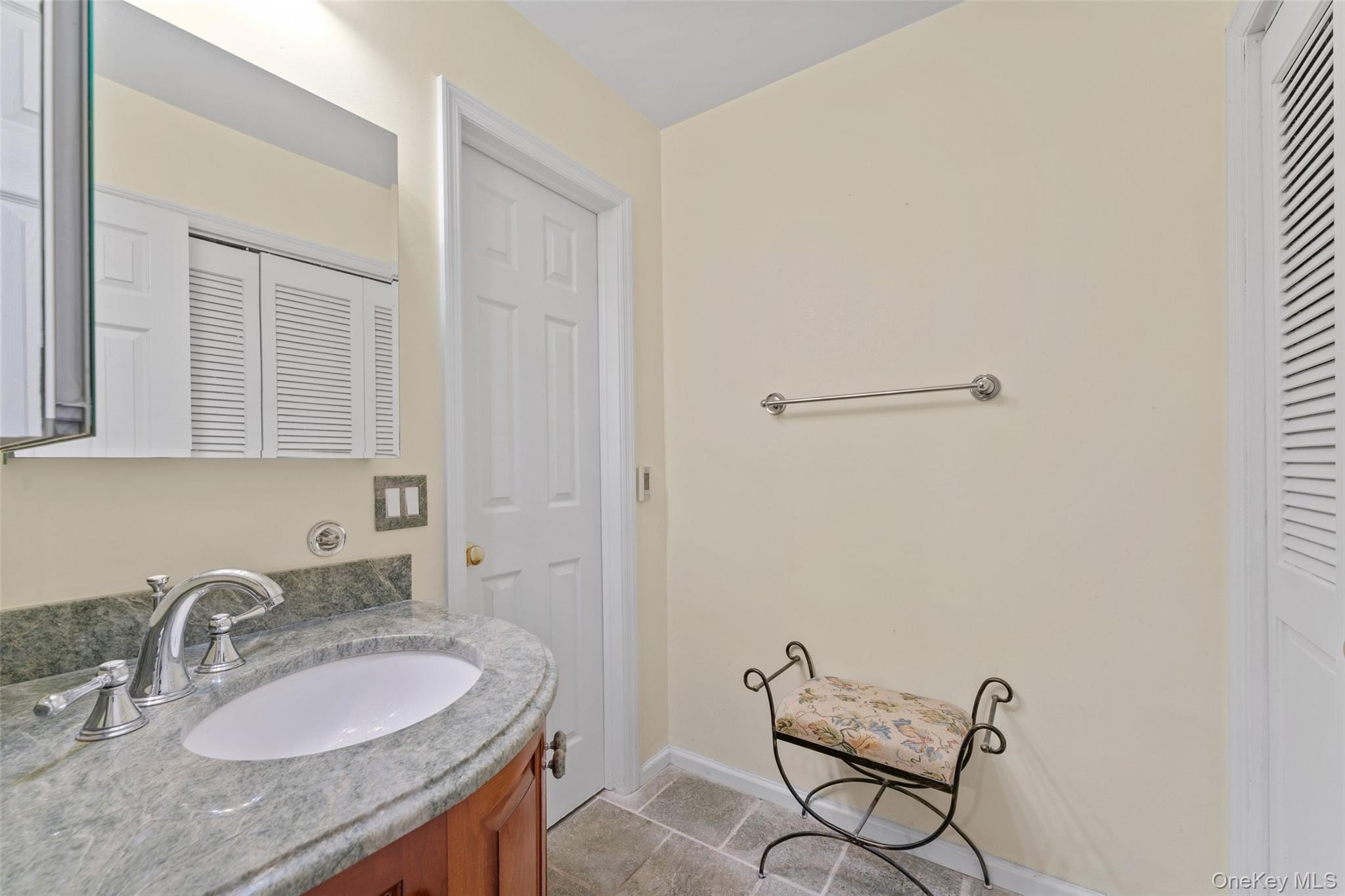 #16 photo, 114 Oxford Road, New Rochelle , NY 10804