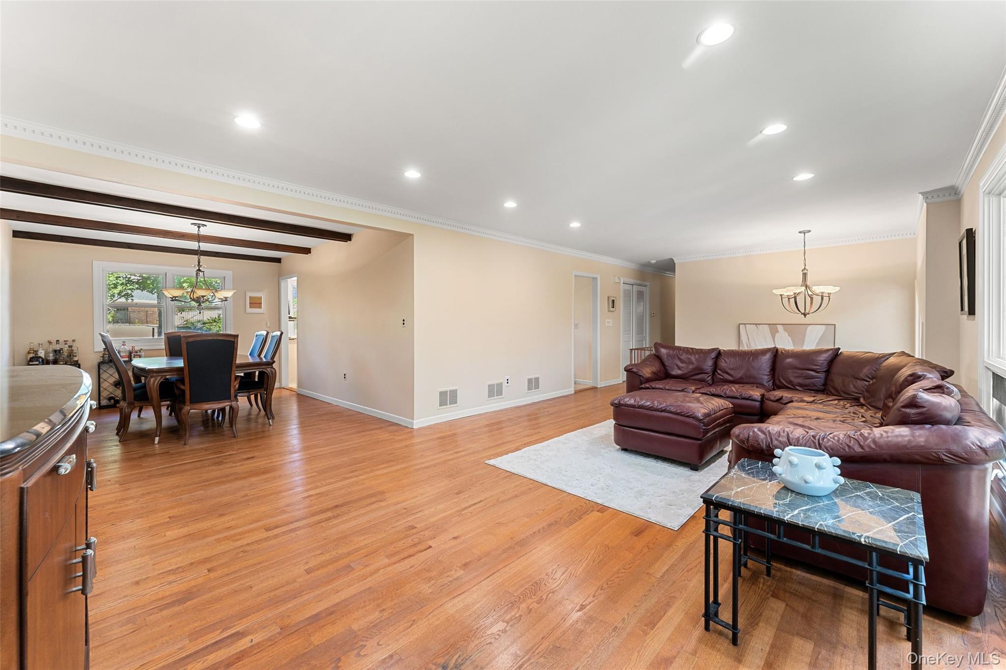 #5 photo, 114 Oxford Road, New Rochelle , NY 10804