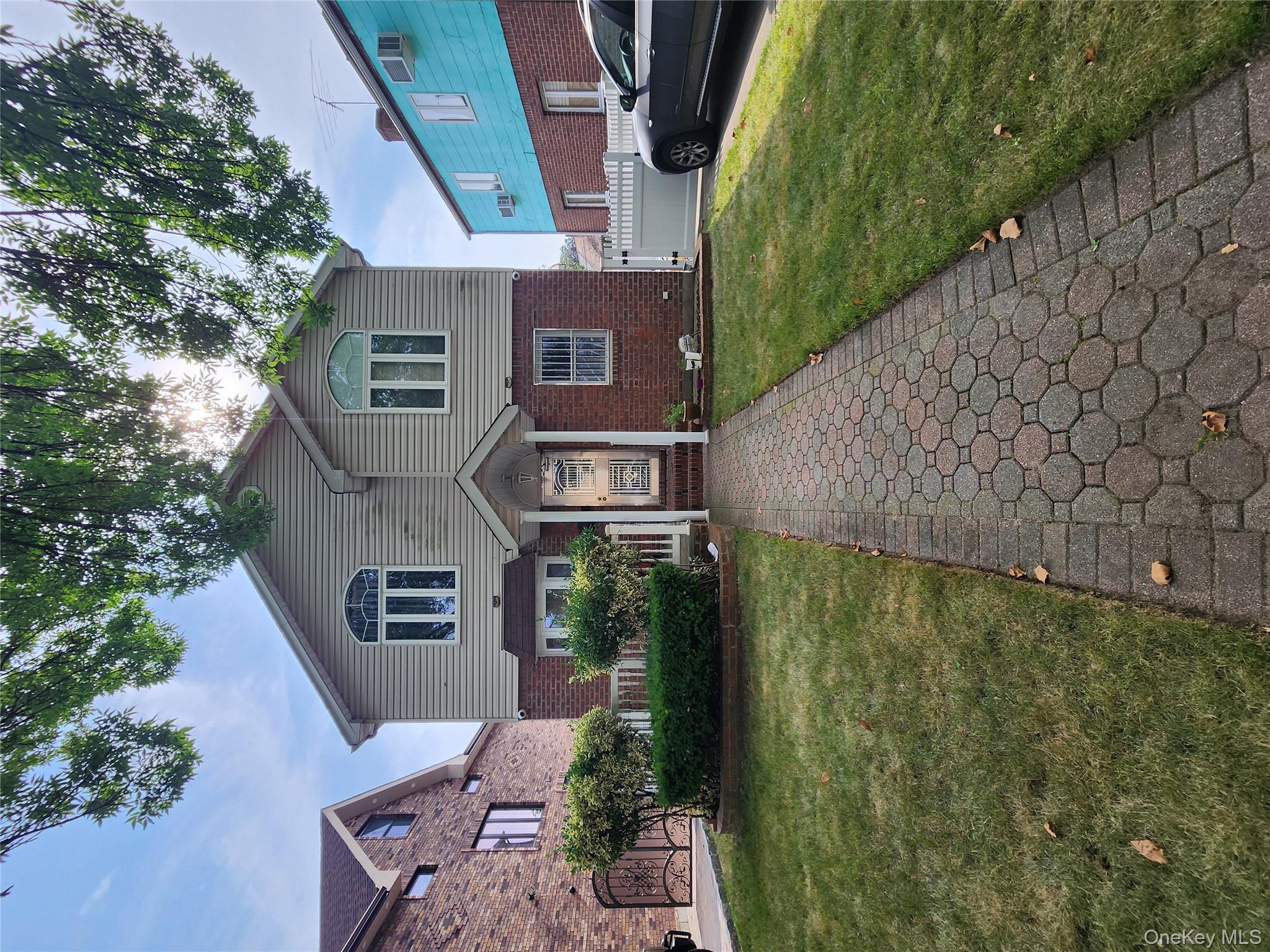 #1 photo, 8132 252nd Street, クイーンズ区 Bellerose , NY 11426