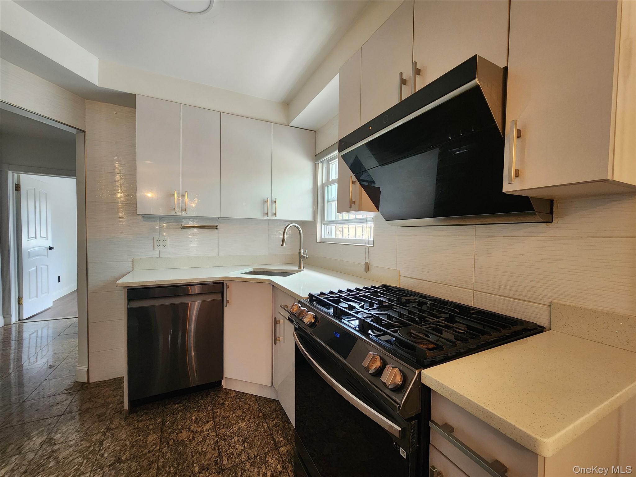 #10 photo, 8132 252nd Street, クイーンズ区 Bellerose , NY 11426