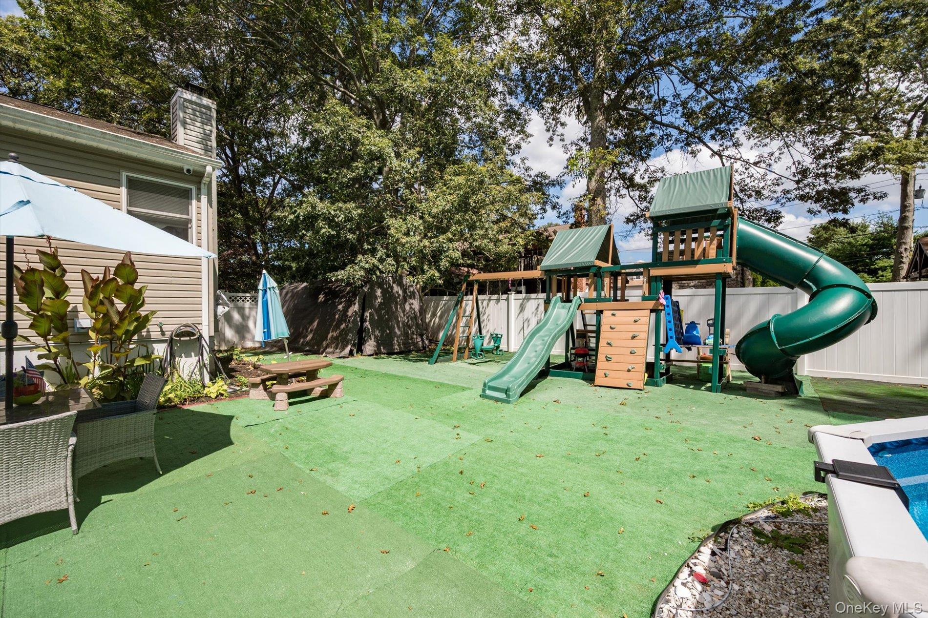 #20 photo, 68 Crestwood Drive, サフォーク郡 Shirley , NY 11967