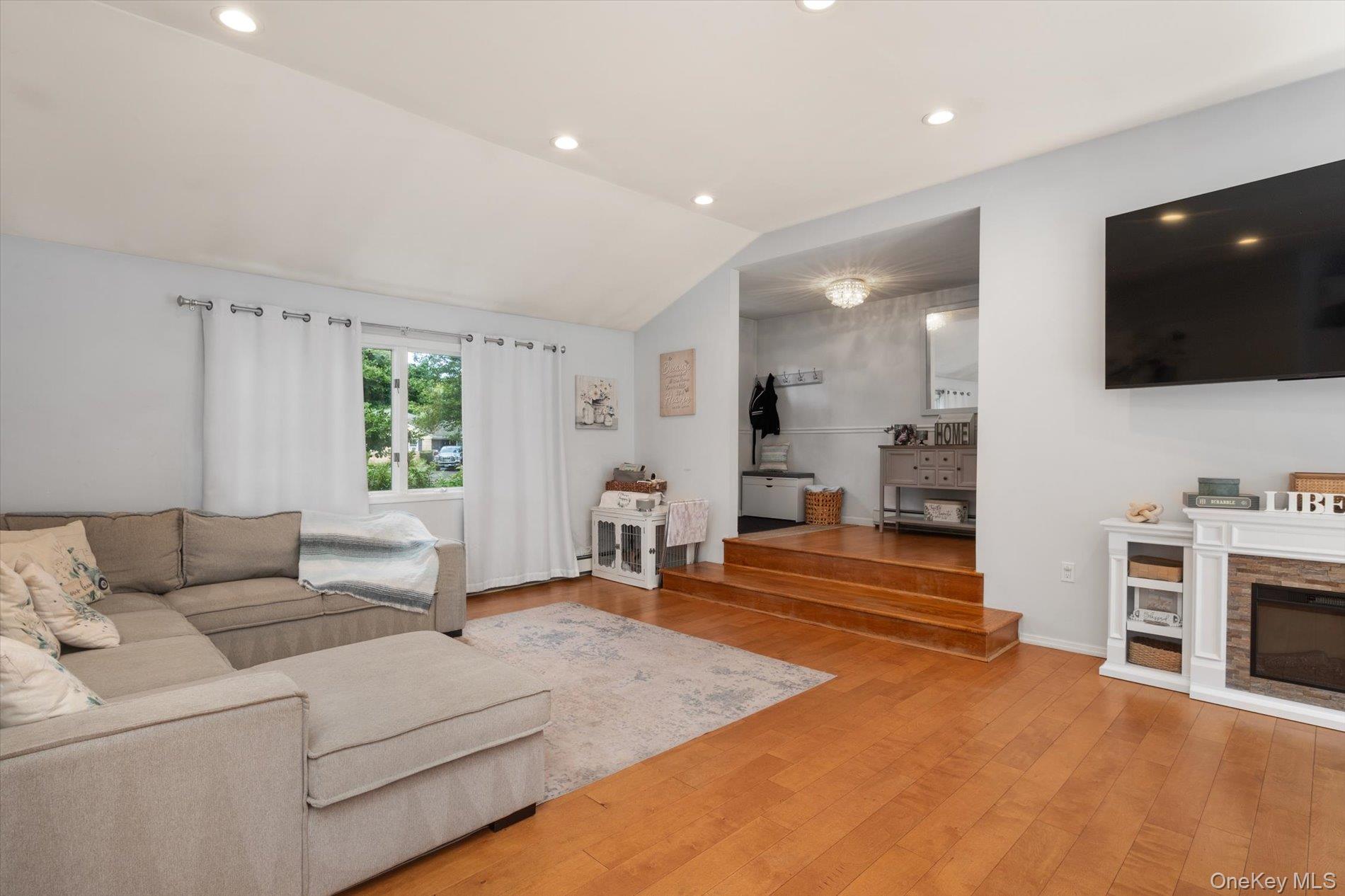 #8 photo, 68 Crestwood Drive, サフォーク郡 Shirley , NY 11967