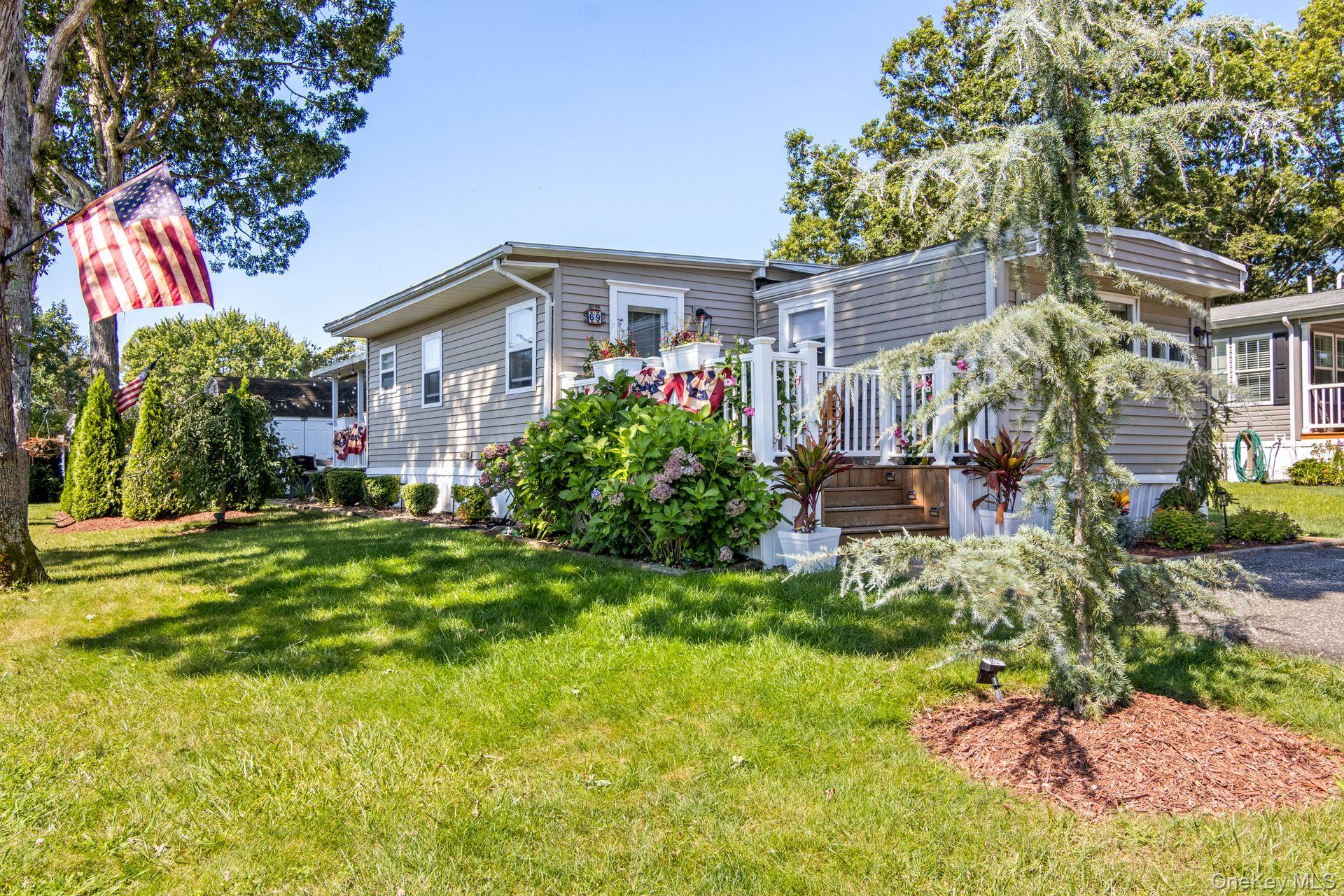 #1 photo, 703 Fresh Pond Avenue, सफ़ोक काउंटी Calverton , NY 11933