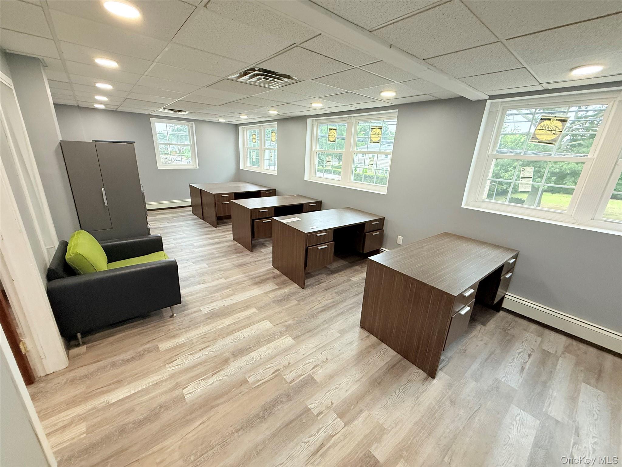 #12 photo, 80 E Old Country Road, ナッソー郡 Mineola , NY 11501