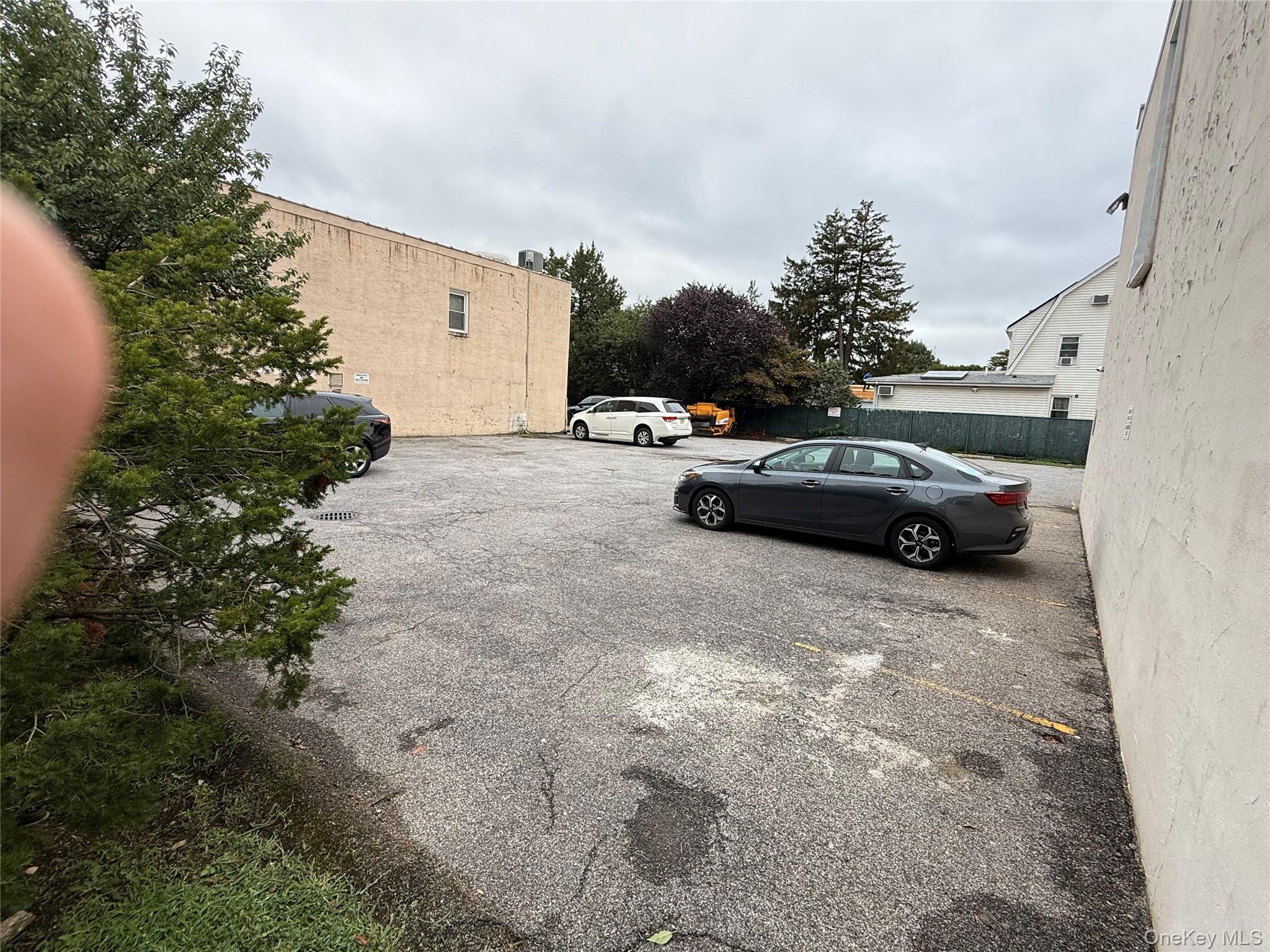 #5 photo, 80 E Old Country Road, ナッソー郡 Mineola , NY 11501