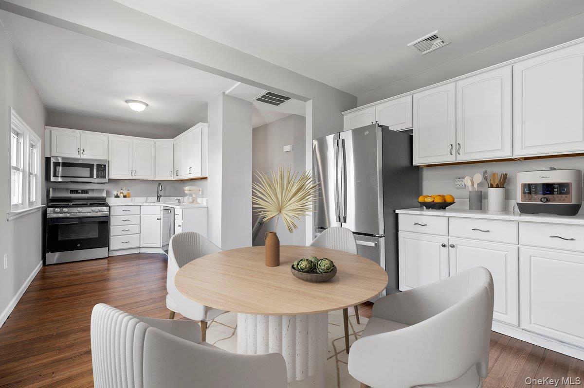 #20 photo, 10 Dart Street, ナッソー郡 East Rockaway , NY 11518