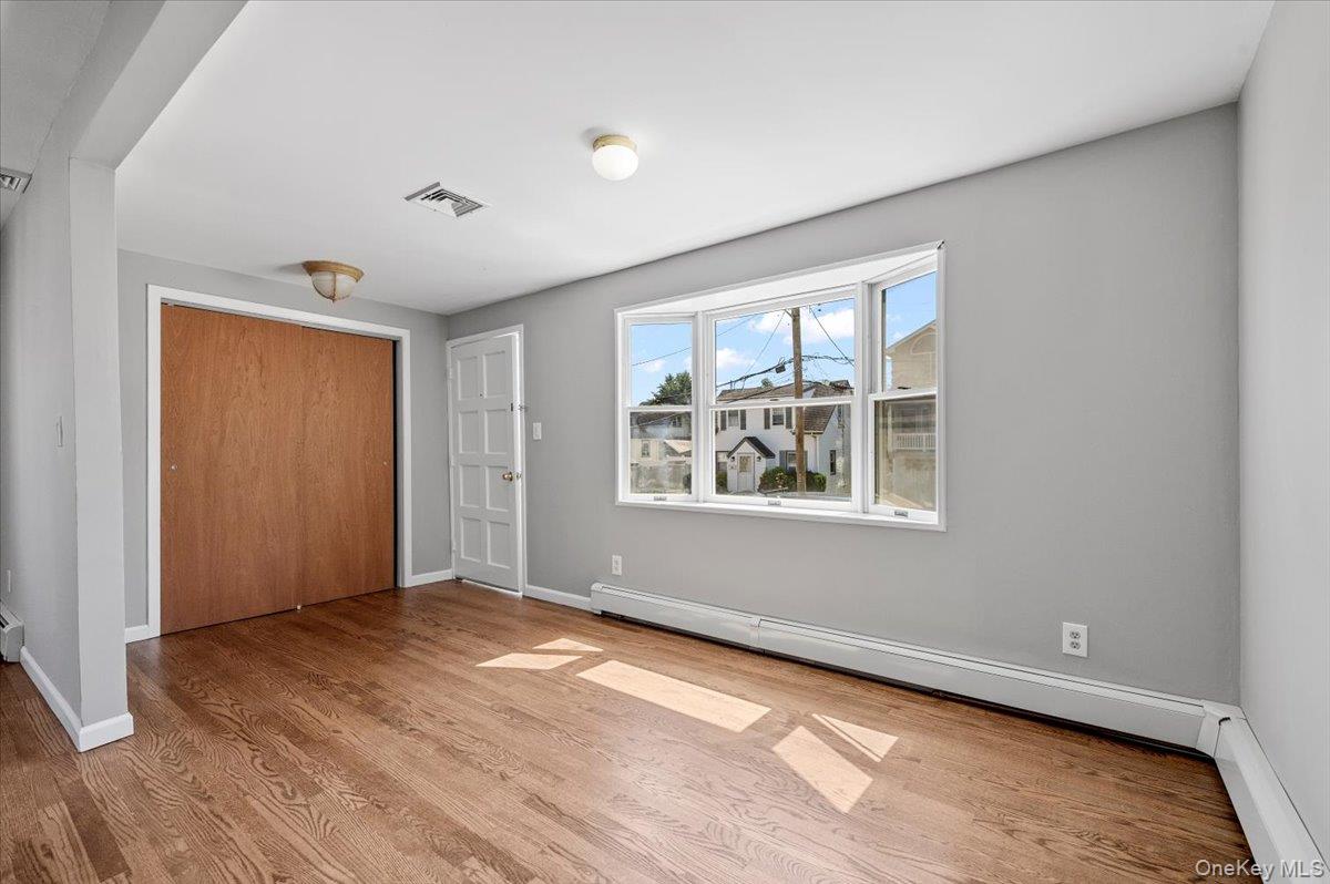 #5 photo, 10 Dart Street, ナッソー郡 East Rockaway , NY 11518