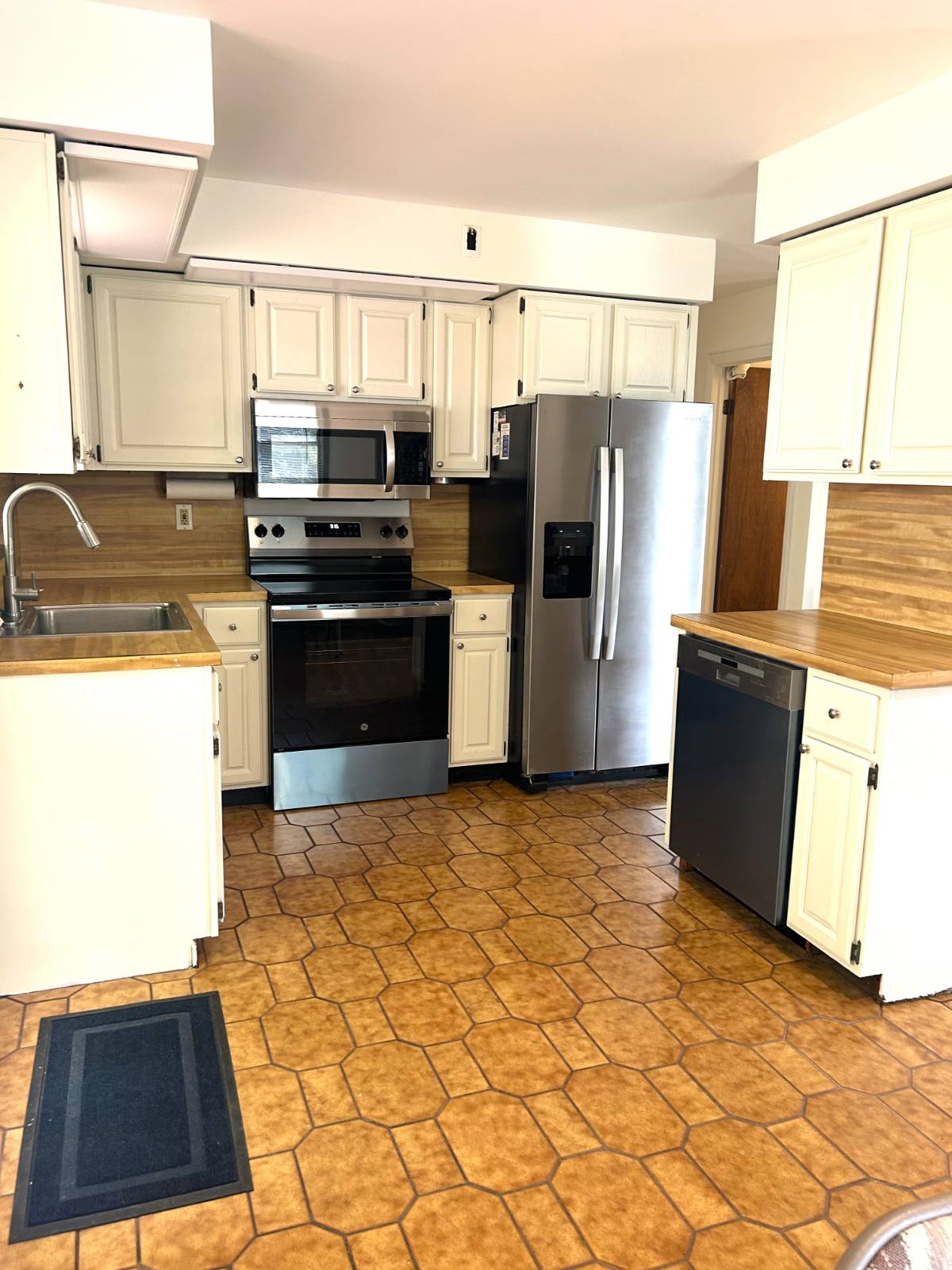 #19 photo, 375 North Lake Road, Hunter , NY 12442