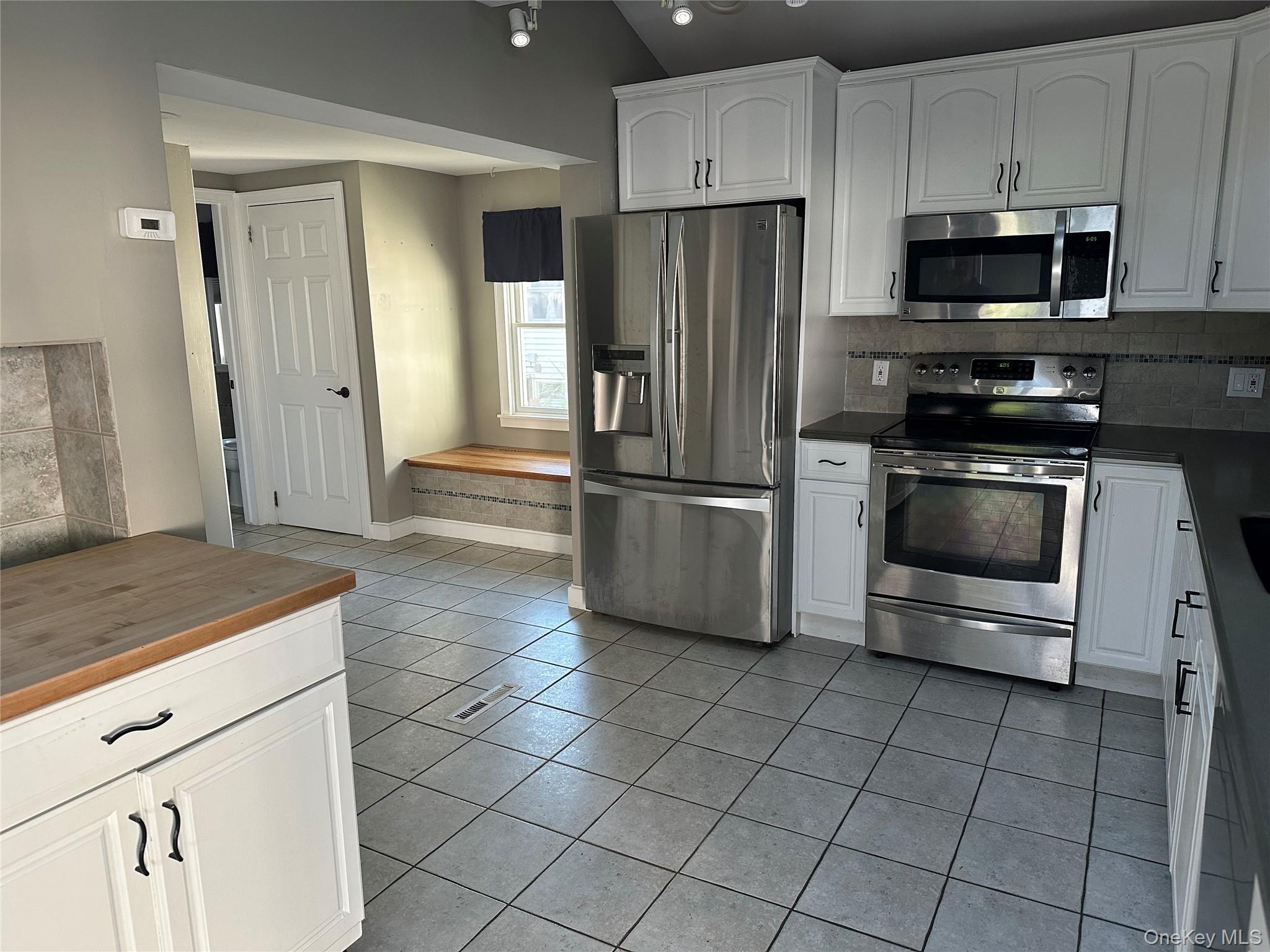 #12 photo, 18 Peckham Road, Poughkeepsie , NY 12603