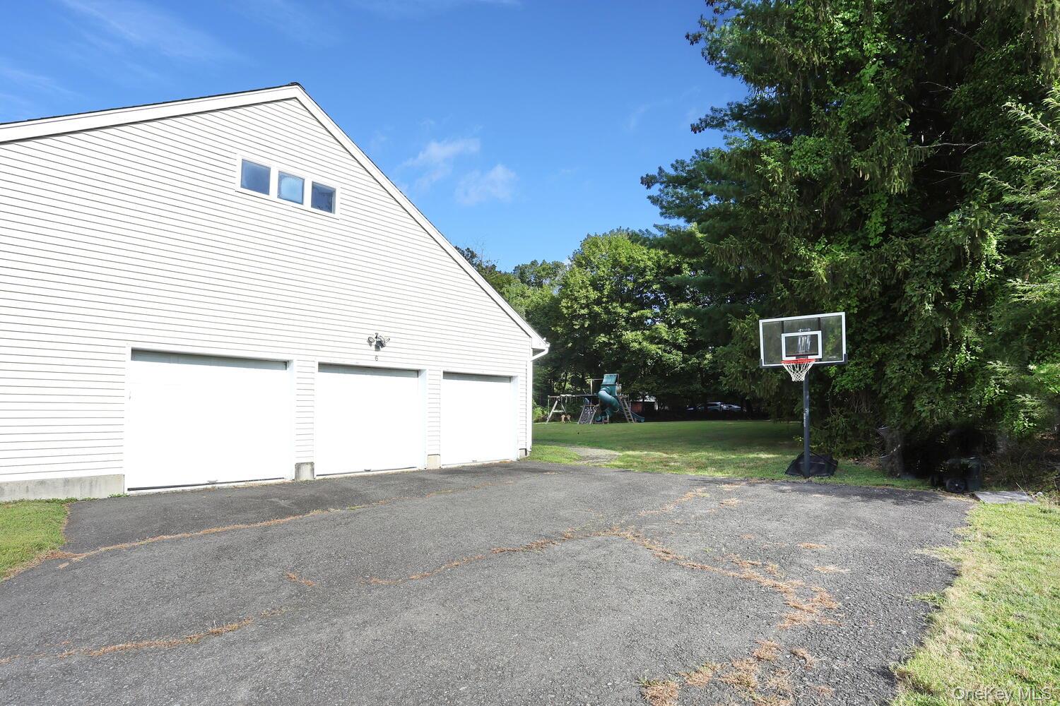 #3 photo, 6 Tor Terrace, New City , NY 10956