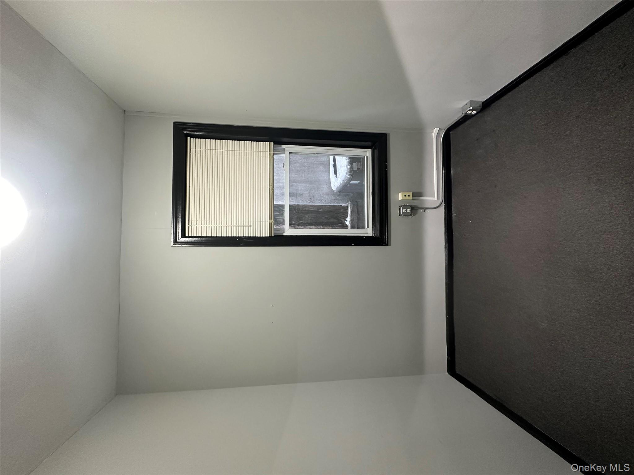 #4 photo, 202 Merrick Road, ナッソー郡 Rockville Centre , NY 11570