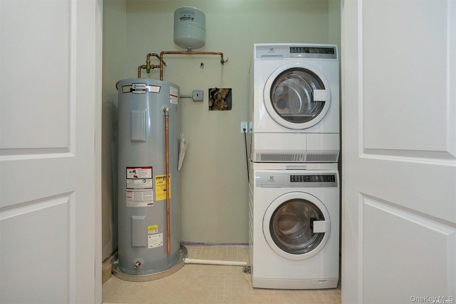 #14 photo, 10 Wall Street, サフォーク郡 Huntington , NY 11743