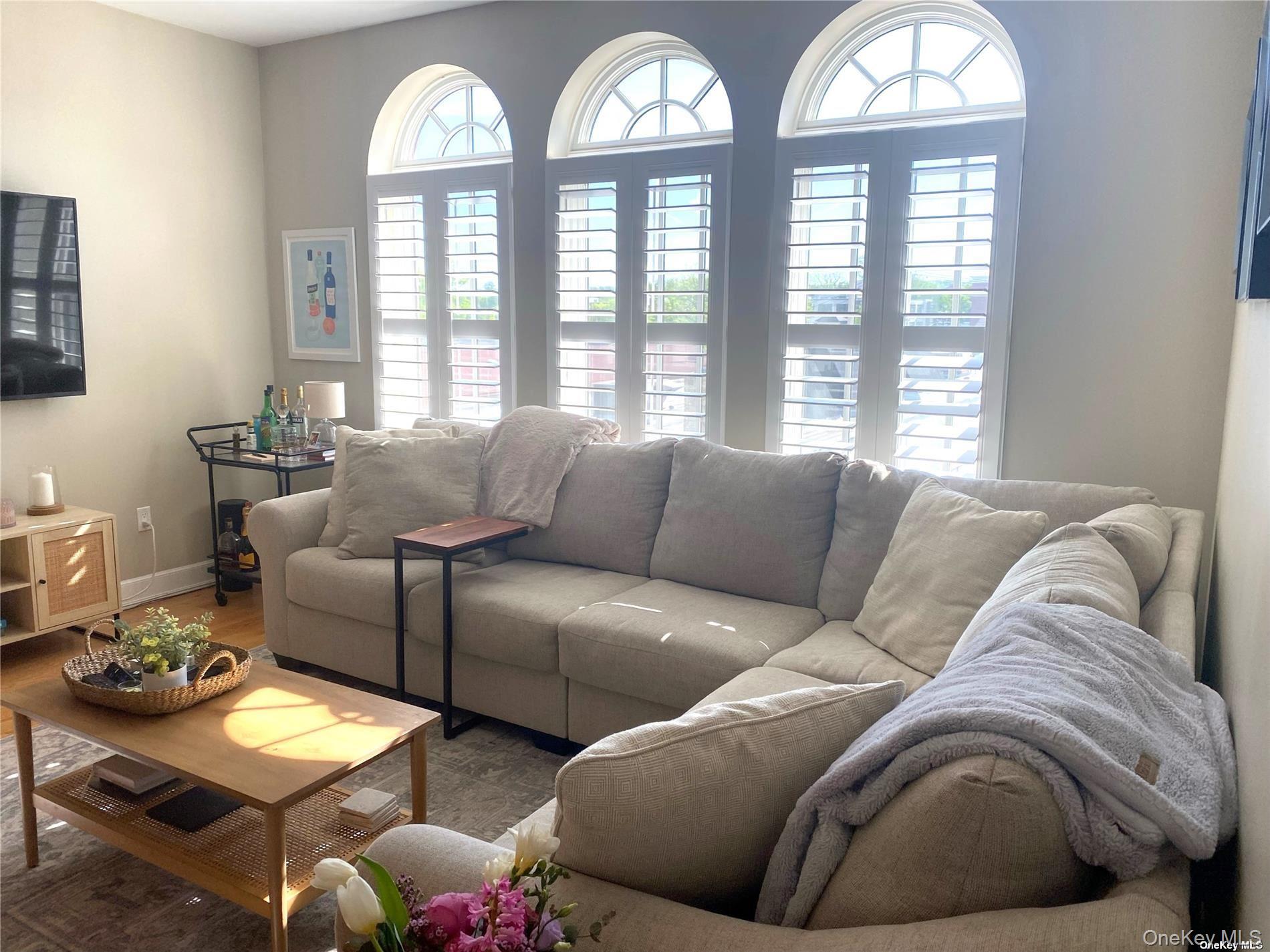 #9 photo, 10 Wall Street, サフォーク郡 Huntington , NY 11743