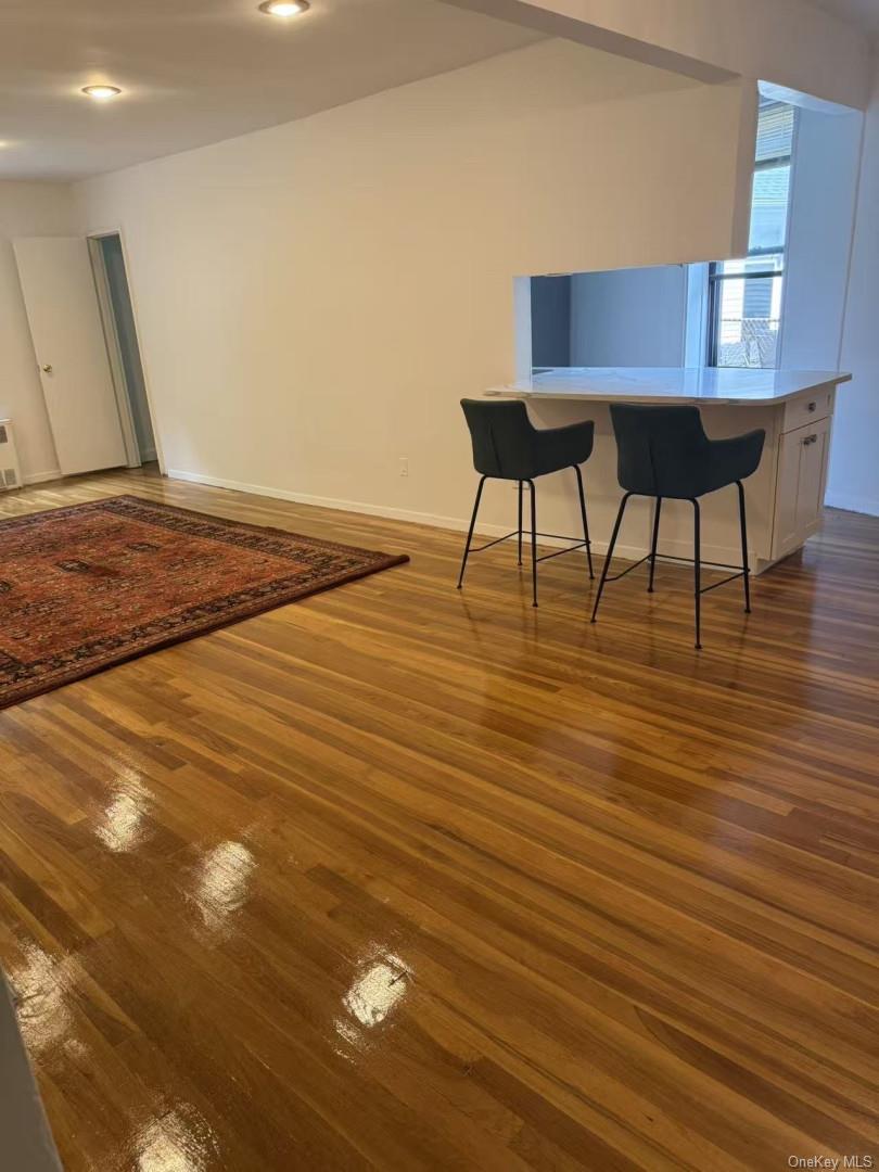 #1 photo, 43-25 Douglaston Parkway, كوينز Douglaston , NY 11363