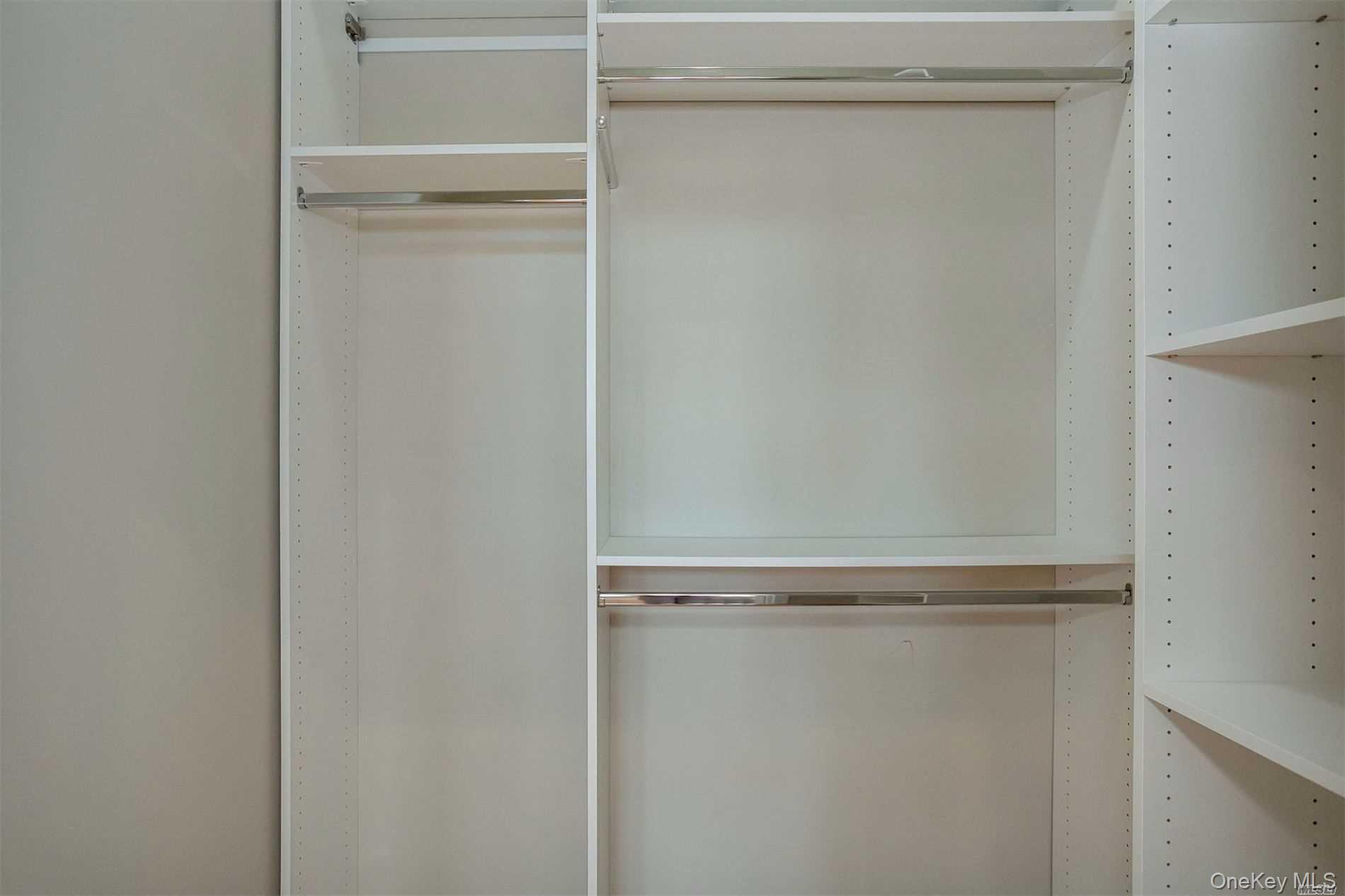 #16 photo, 10 Wall Street, サフォーク郡 Huntington , NY 11743