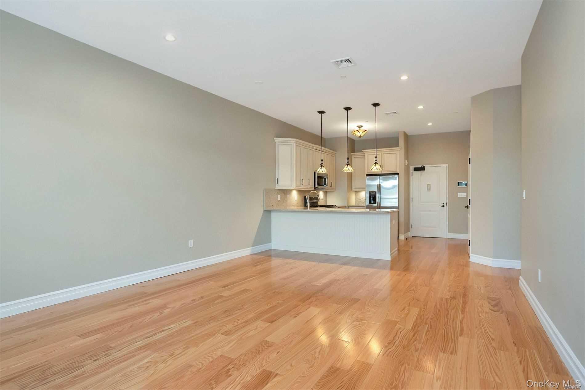 #2 photo, 10 Wall Street, サフォーク郡 Huntington , NY 11743