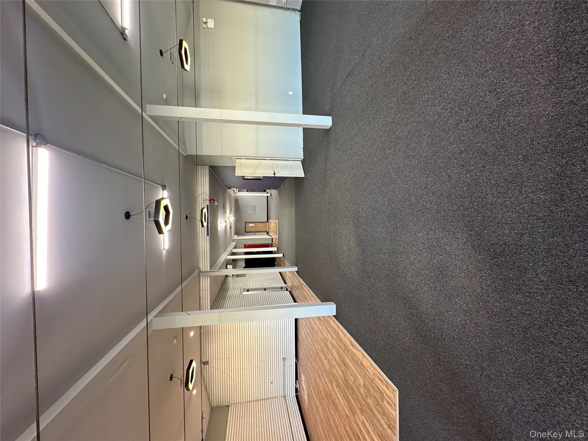 #2 photo, 202 Merrick Road, ナッソー郡 Rockville Centre , NY 11570