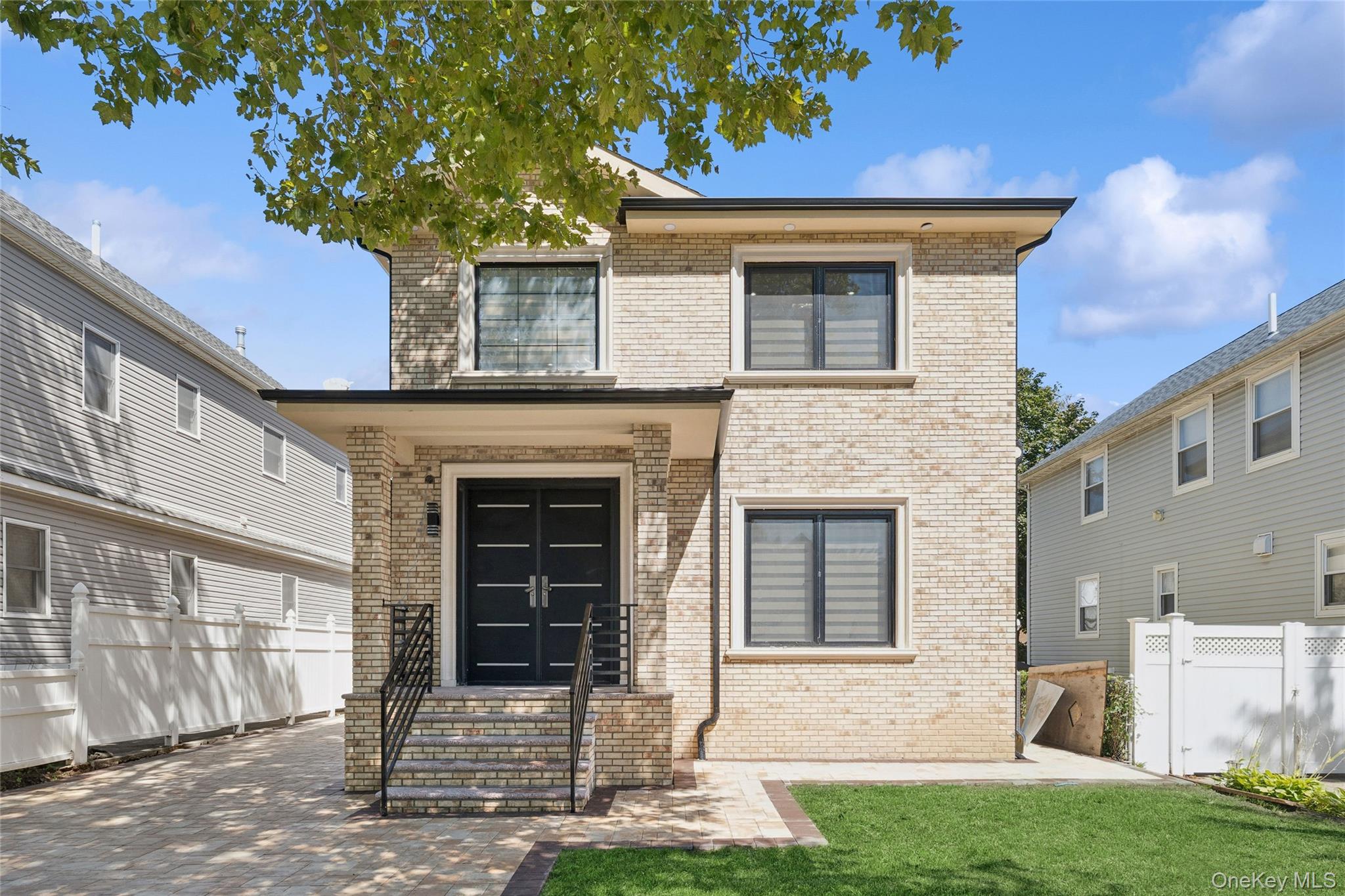 #1 photo, 81-25 265th Street, クイーンズ区 Glen Oaks , NY 11004