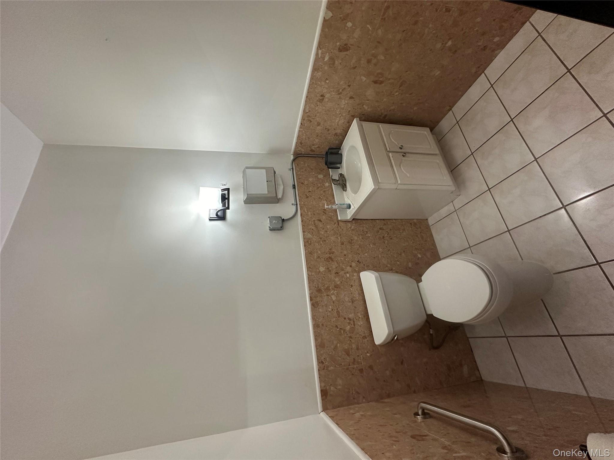 #5 photo, 202 Merrick Road, ナッソー郡 Rockville Centre , NY 11570