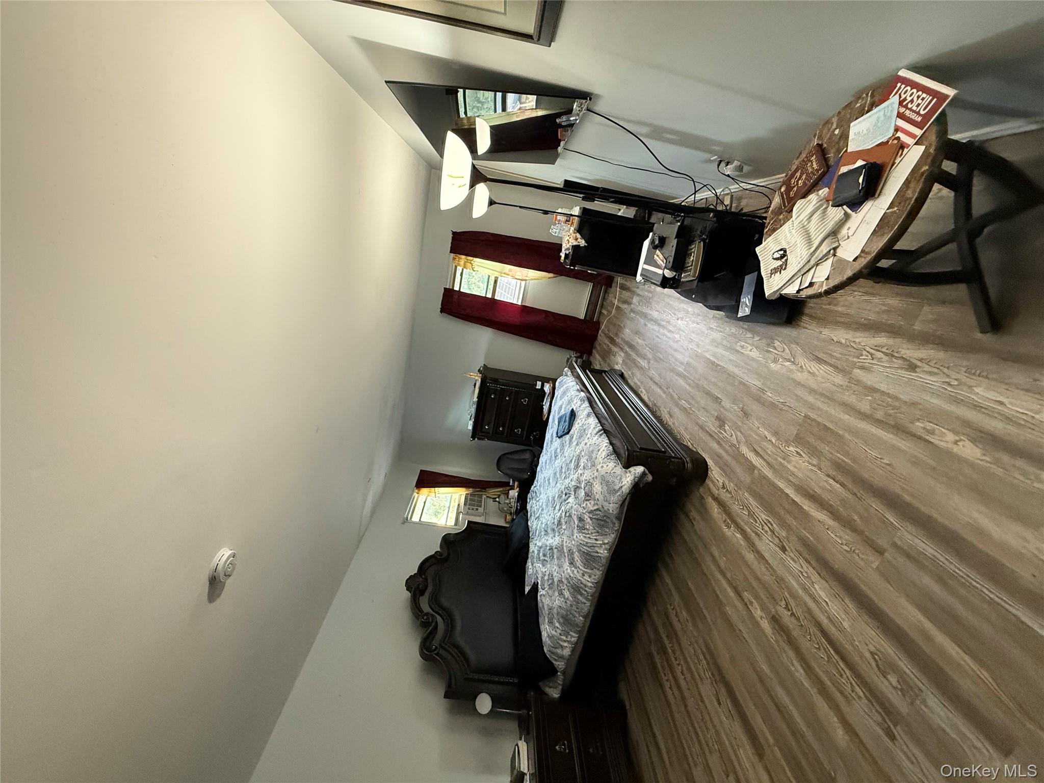 #9 photo, 45 Rush Street, सफ़ोक काउंटी Port Jefferson Station , NY 11776