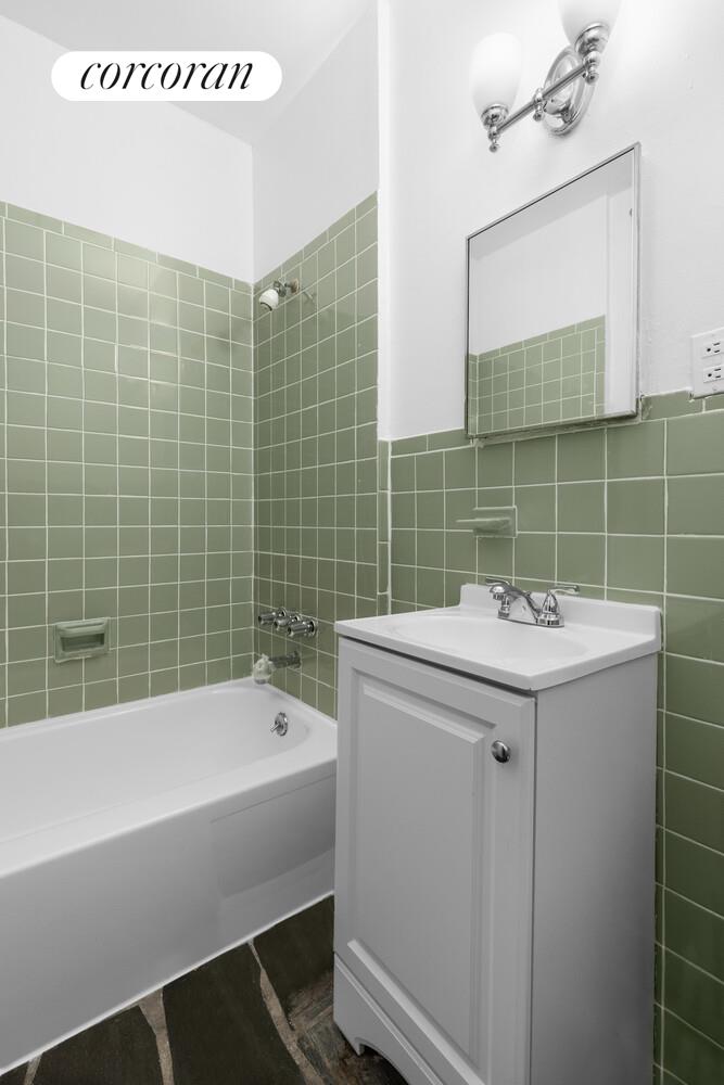 #4 photo, 519 E 11TH Street, マンハッタン East Village , NY 10009