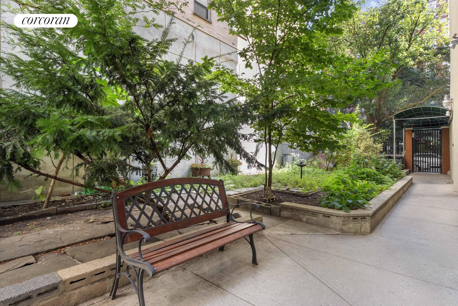 #7 photo, 519 E 11TH Street, マンハッタン East Village , NY 10009