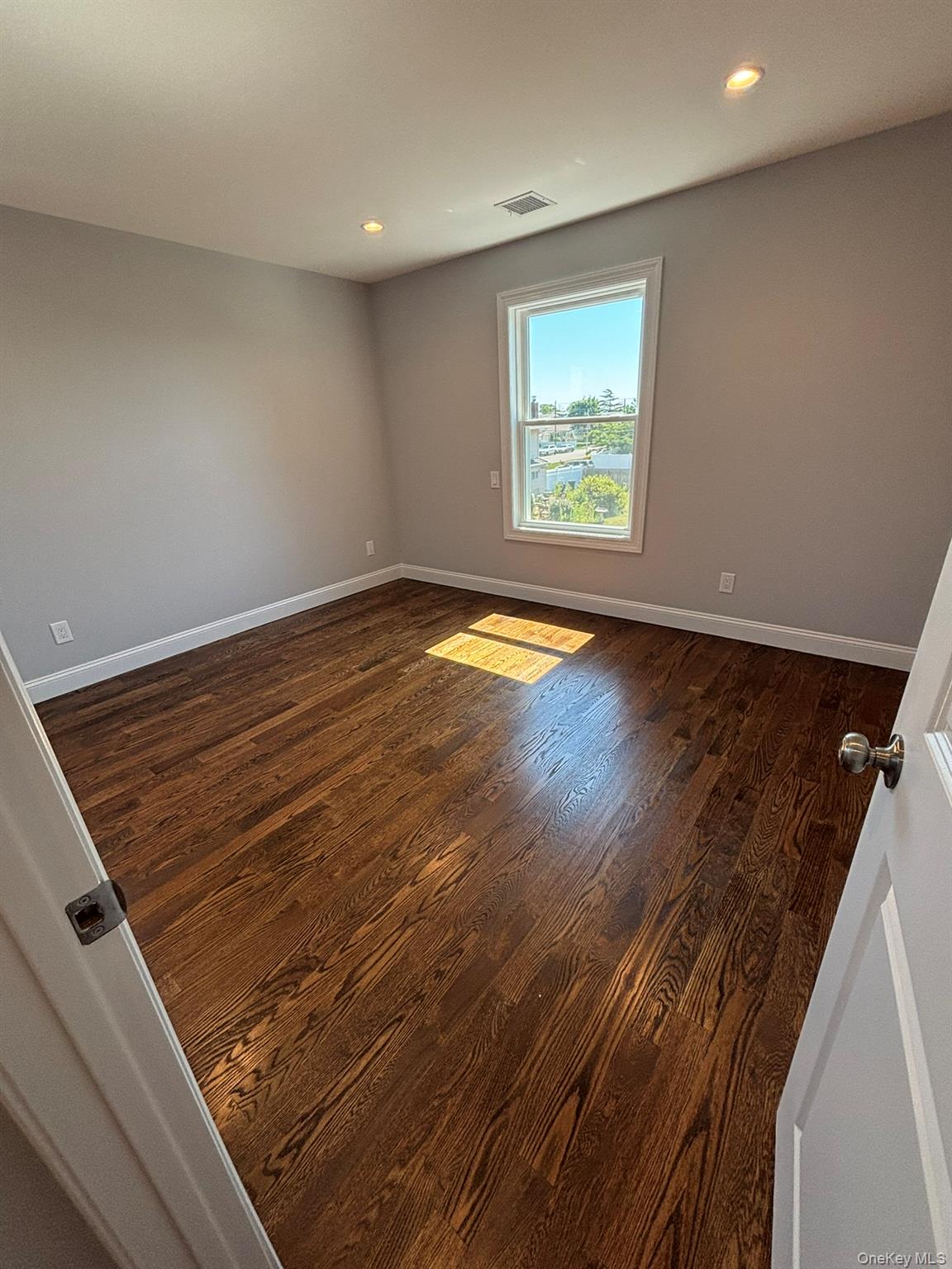 #14 photo, 3 Garfield Place, サフォーク郡 Lindenhurst , NY 11757