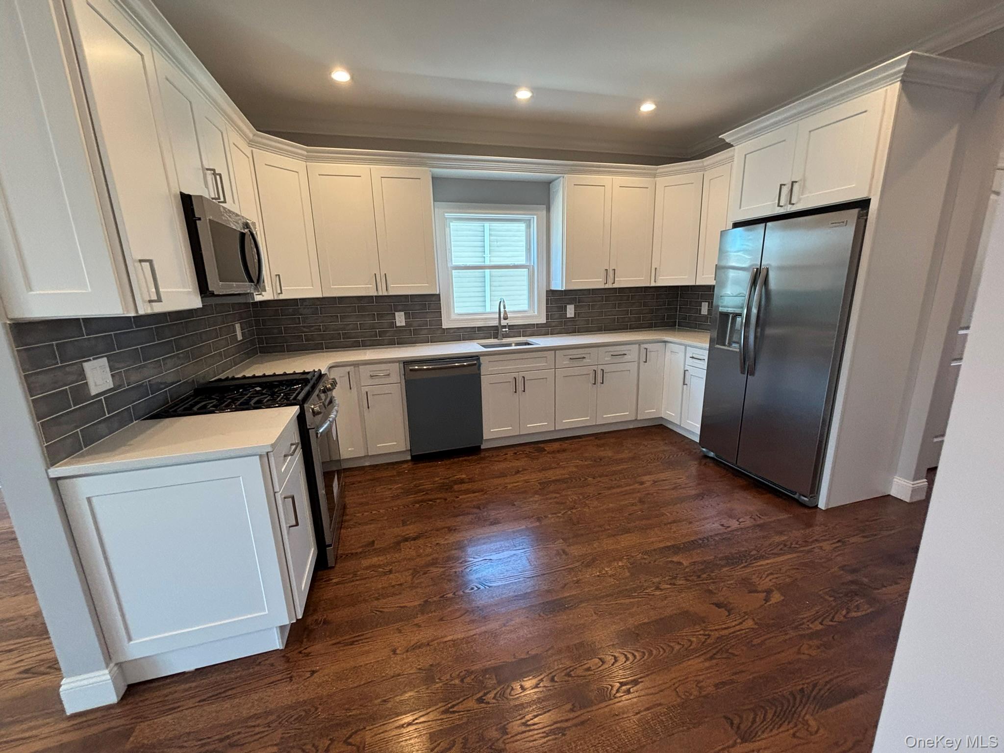 #5 photo, 3 Garfield Place, サフォーク郡 Lindenhurst , NY 11757